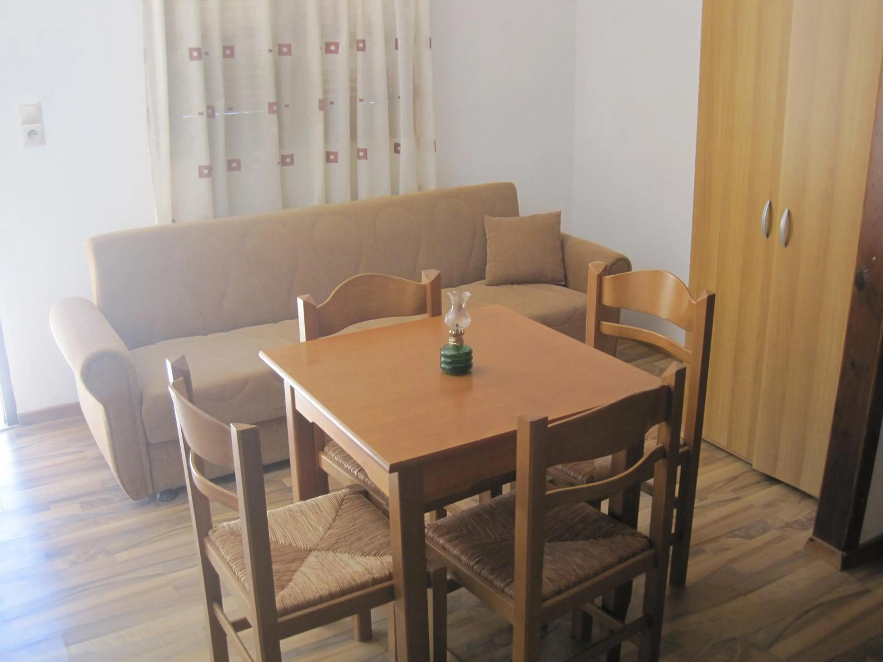 Dining area in Sfinias Apartments