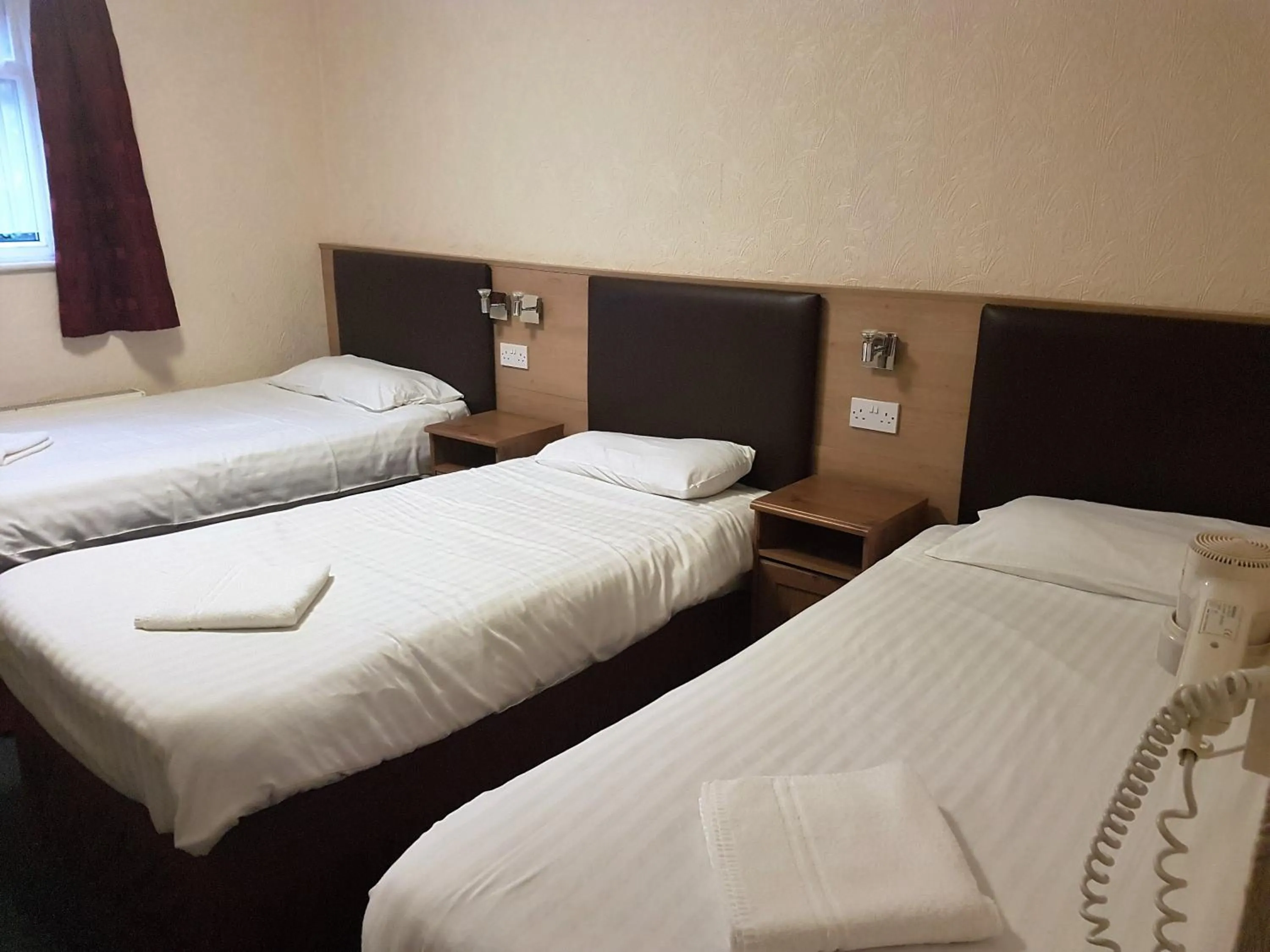 Bedroom, Bed in The Mercury