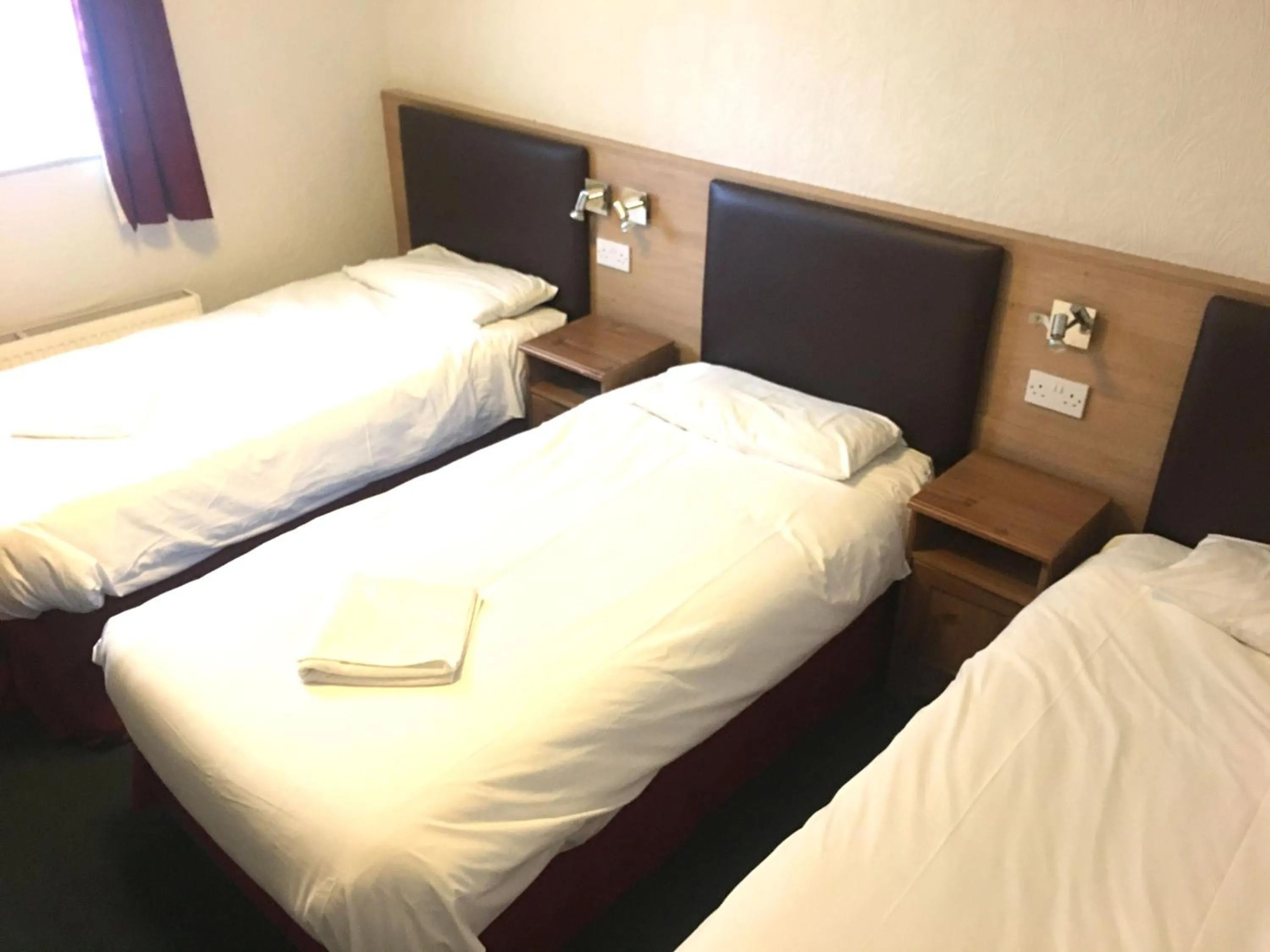 Photo of the whole room, Bed in The Mercury