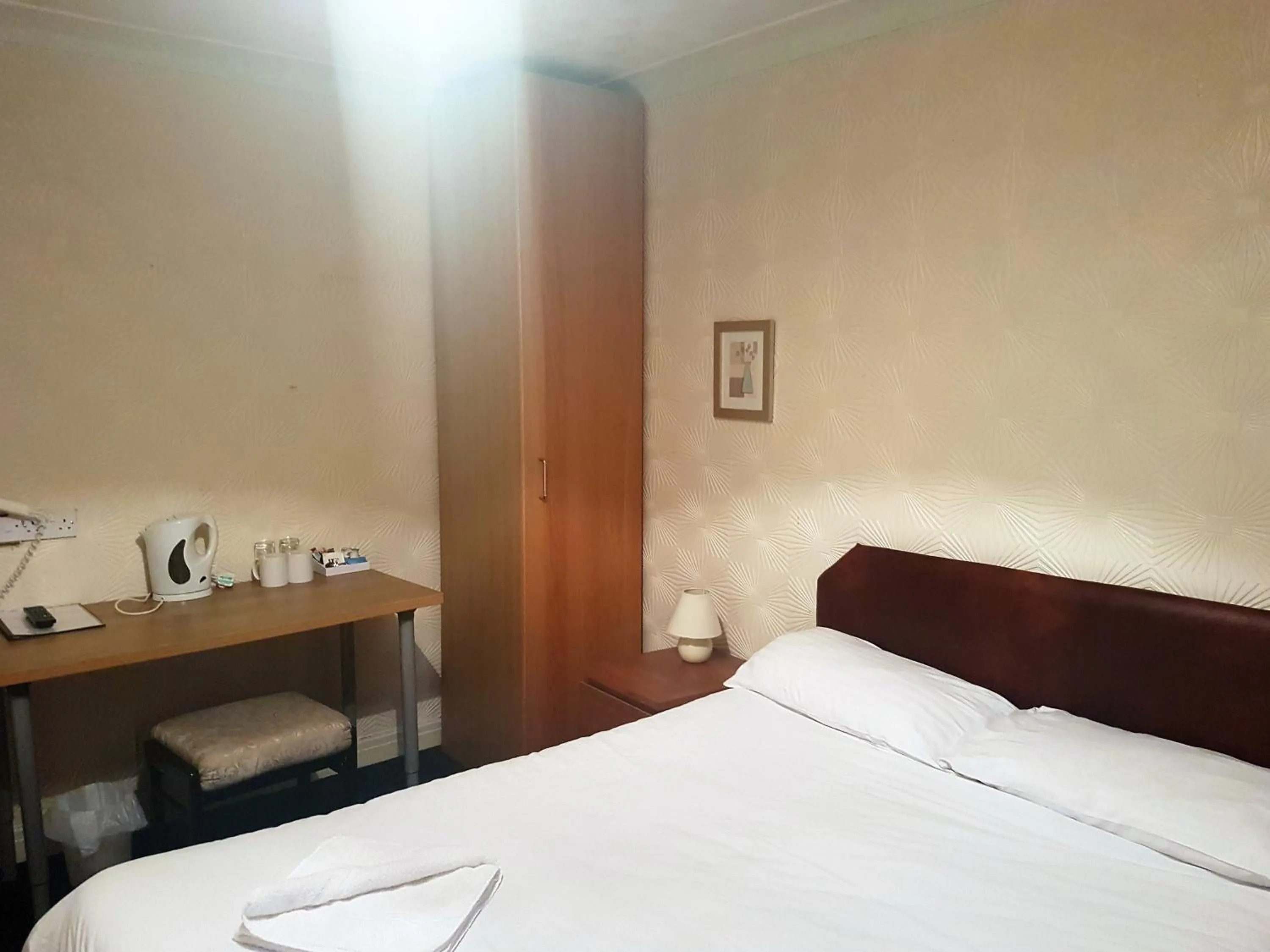 Coffee/tea facilities, Bed in The Mercury