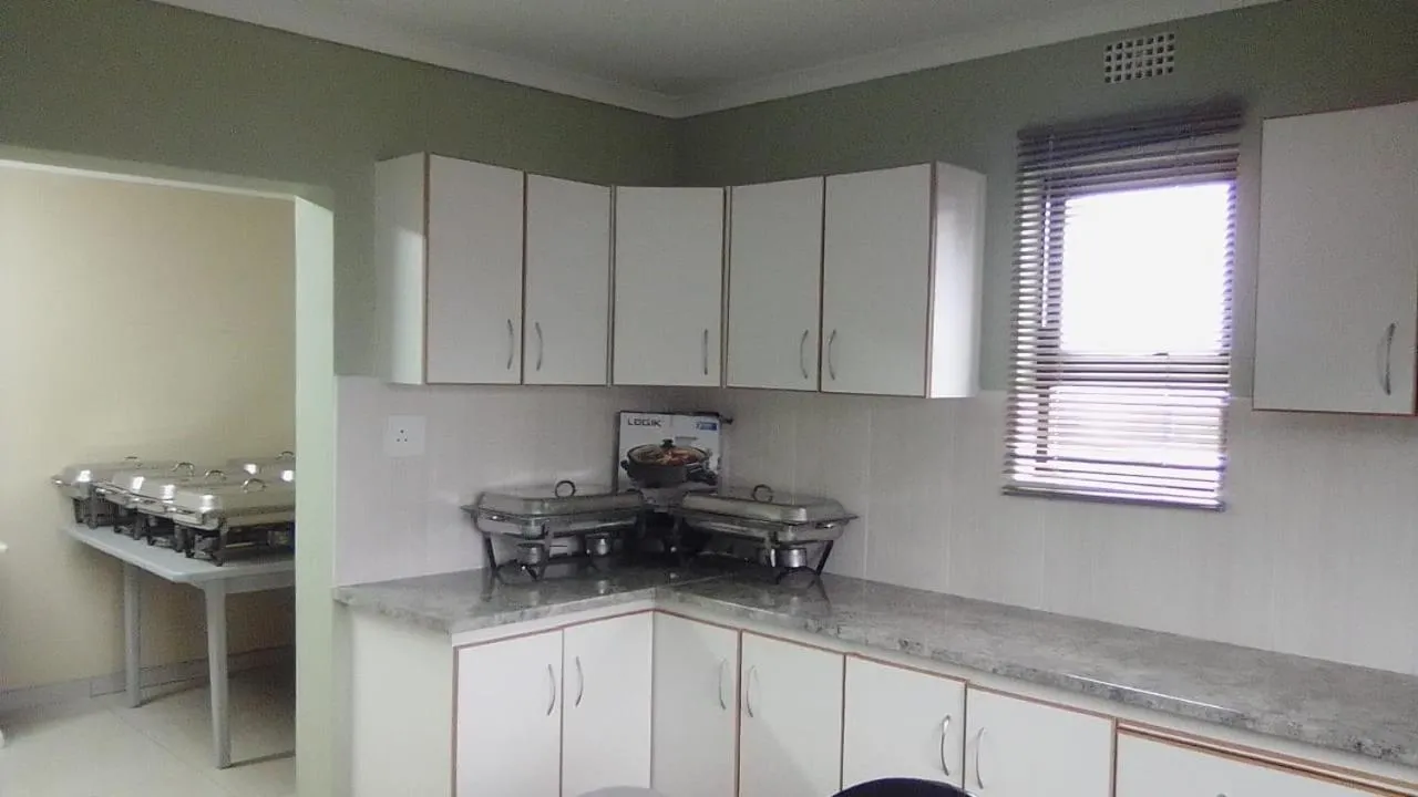 kitchen in Emampingeni lodge