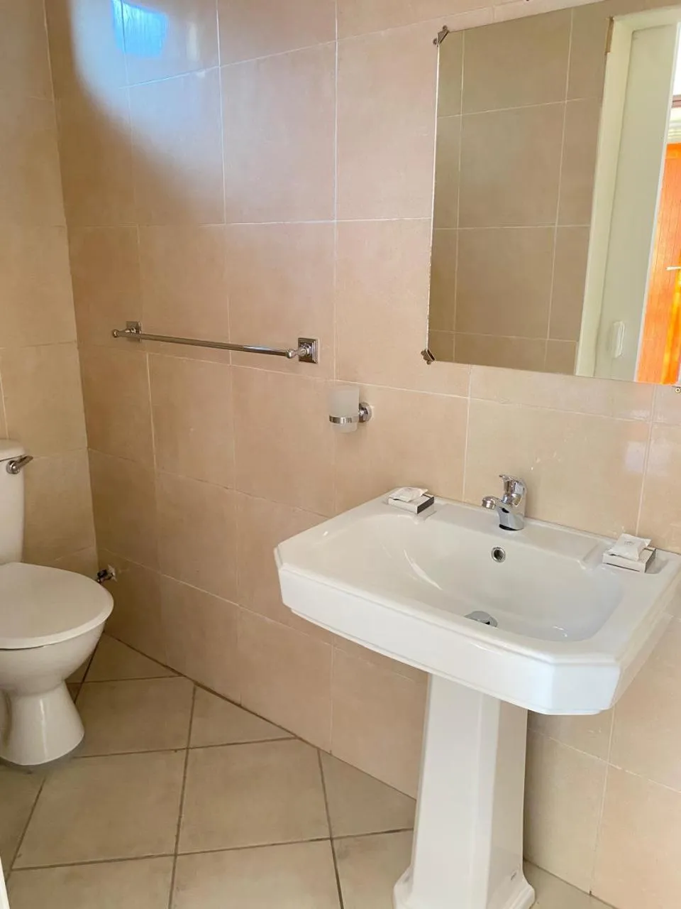 Toilet in Emampingeni lodge