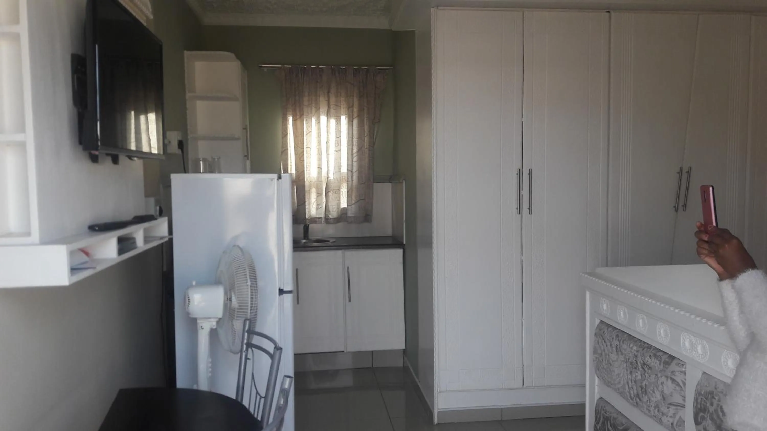 Kitchen or kitchenette in Emampingeni lodge