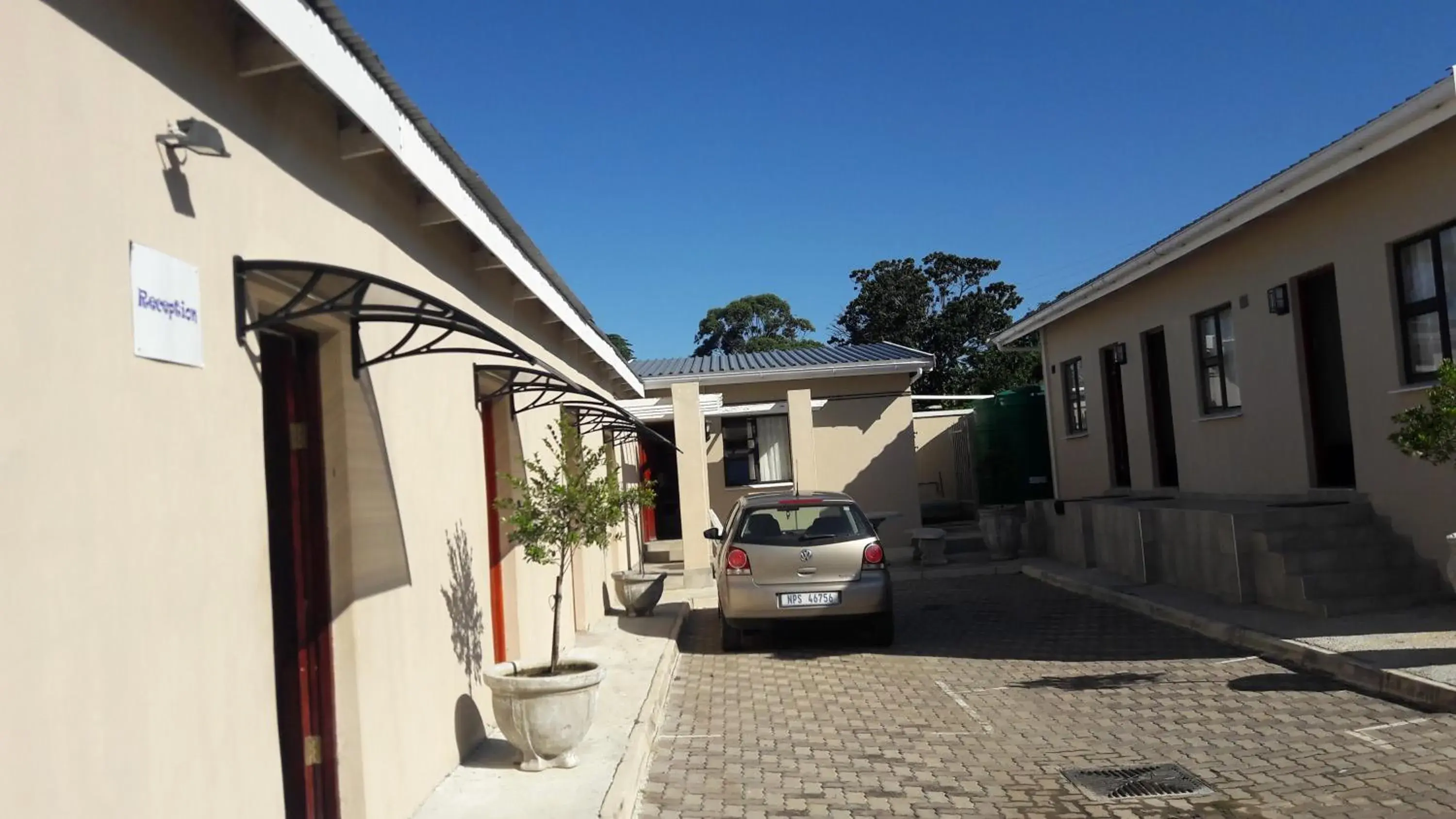 Facade/entrance in Emampingeni lodge Facade/entrance in Emampingeni lodge