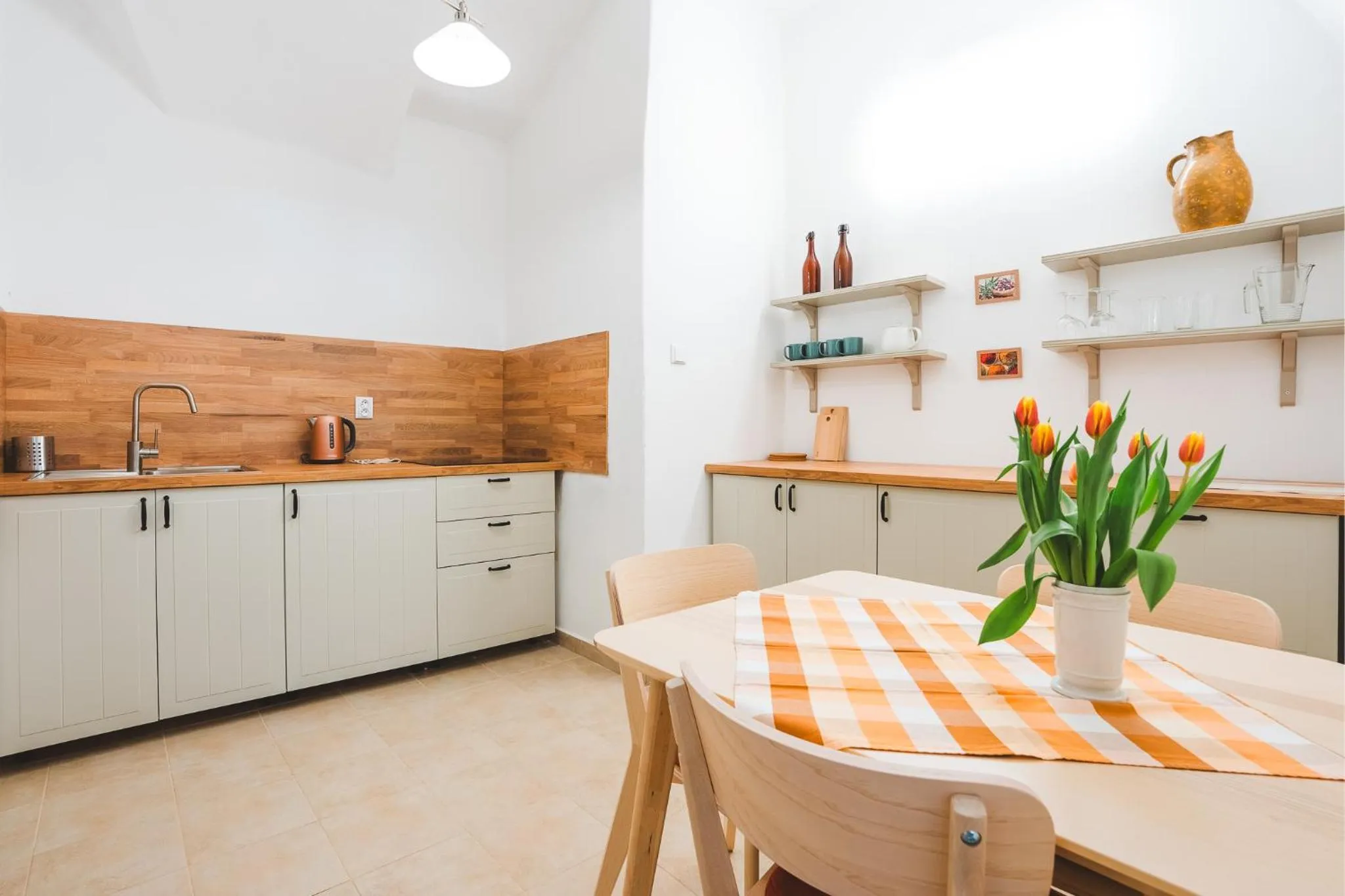 Kitchen or kitchenette in Downtown Apartments