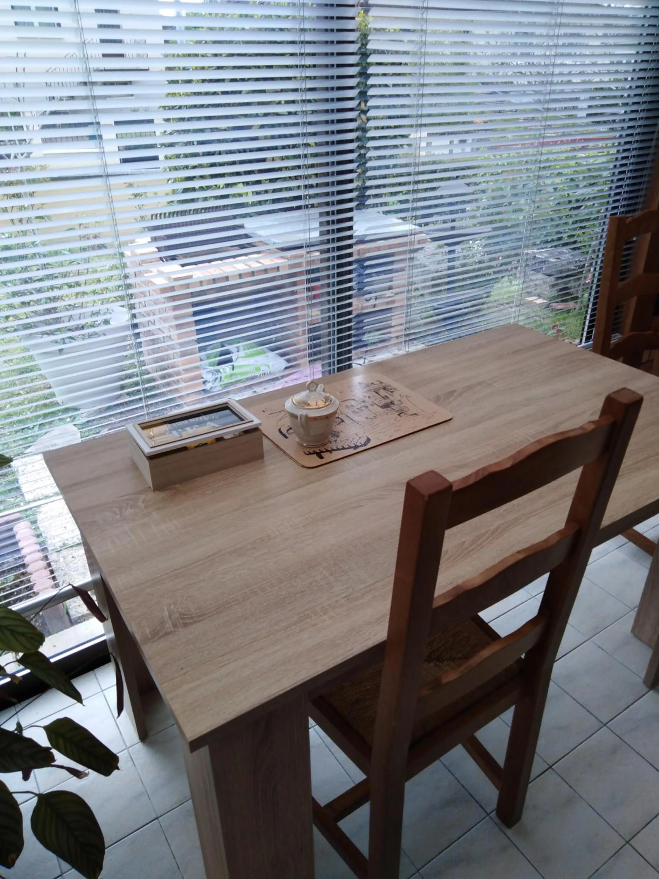 chez Myla chambre avec tv écran plat et salle de bain privative