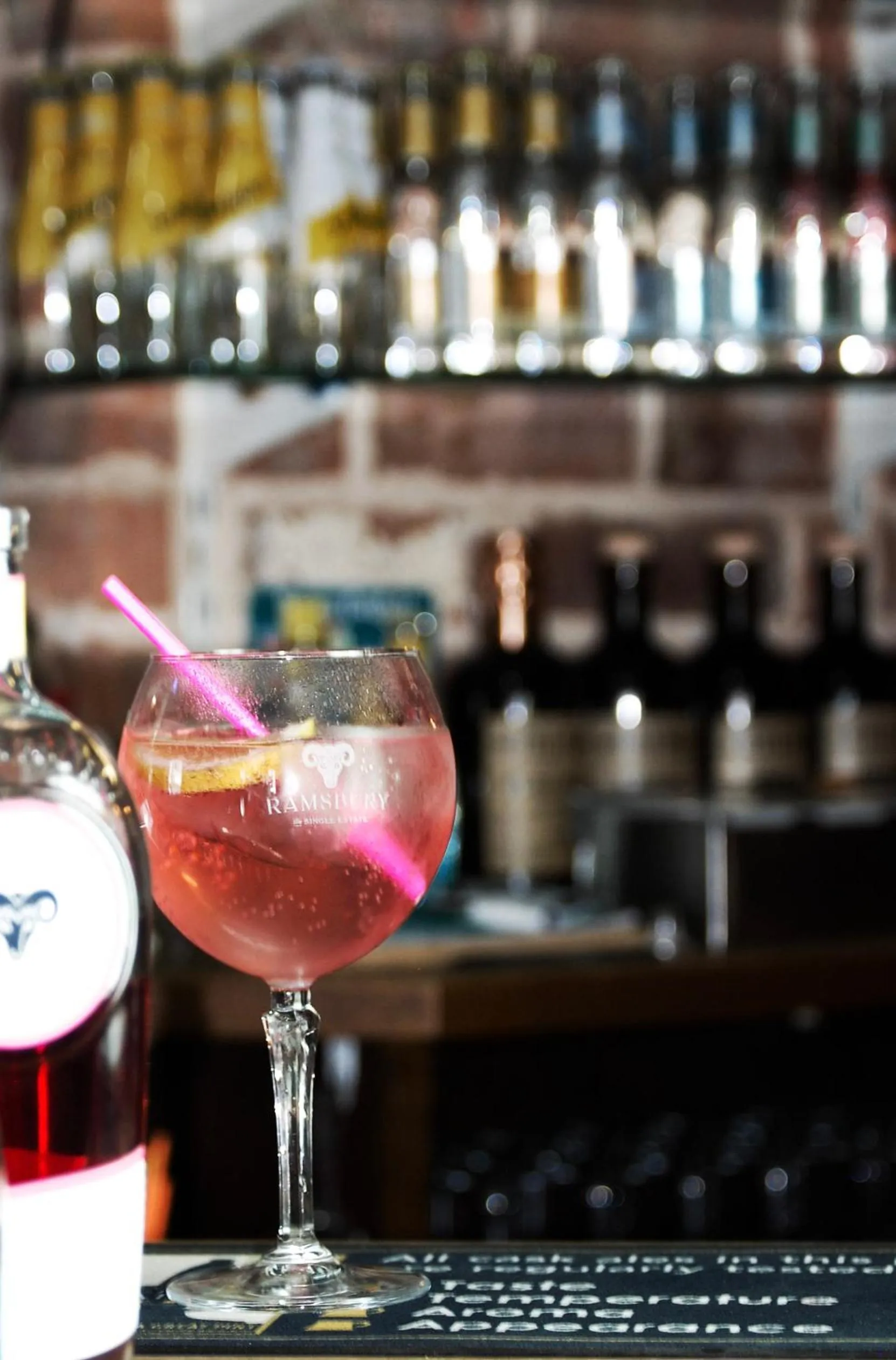 Lounge or bar in The Crown Aldbourne