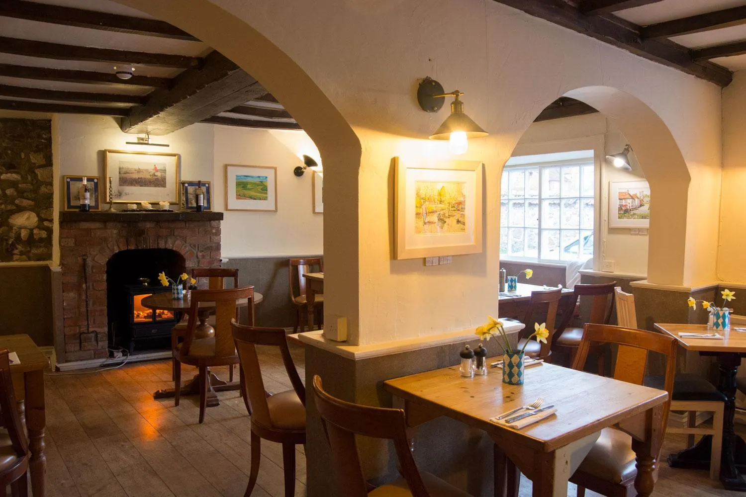 Restaurant/places to eat in The Crown Aldbourne