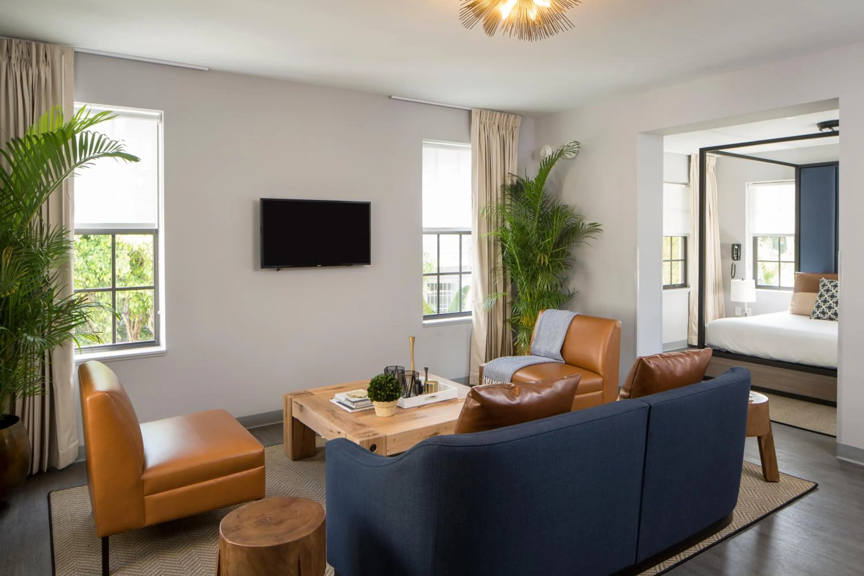 Seating area, Bed in Generator Miami