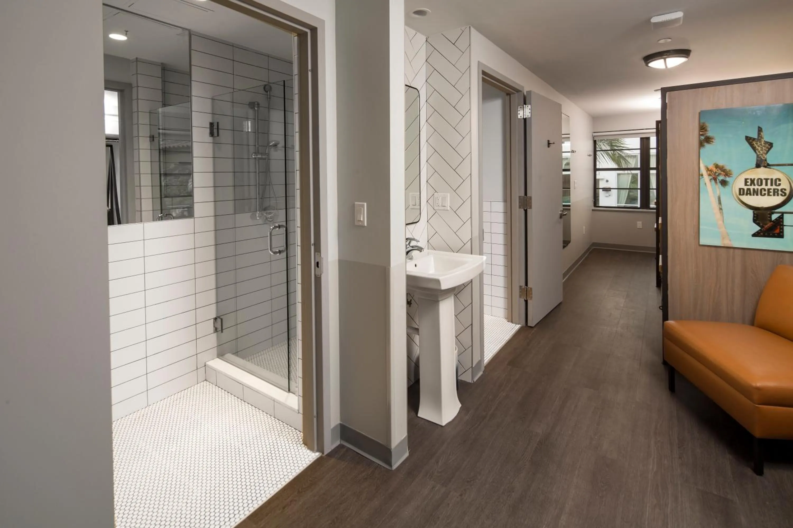 Shower in Generator Miami