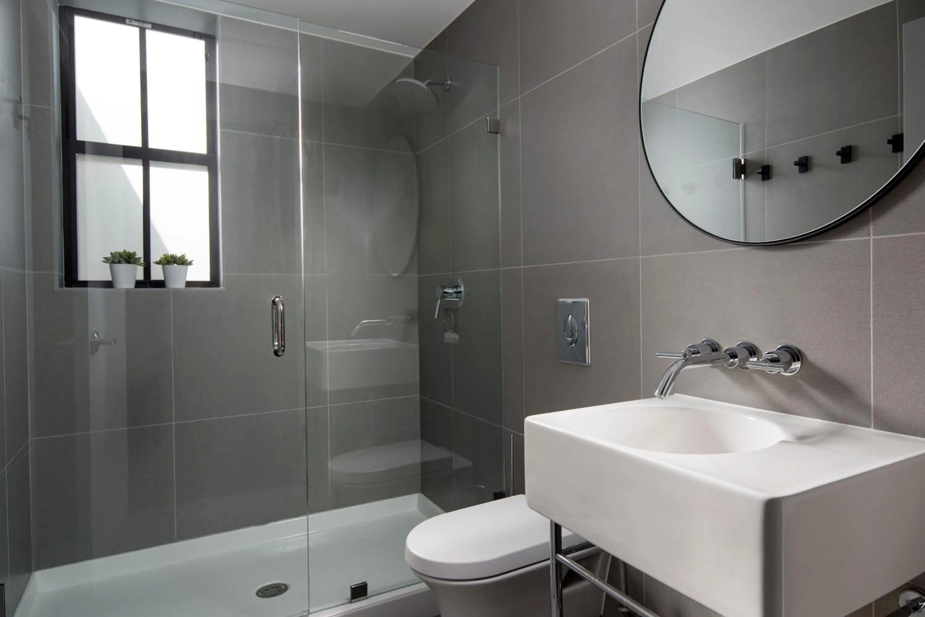 Bathroom in Generator Miami