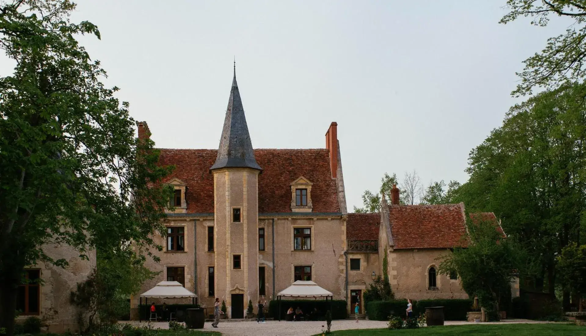 Château - Hôtel Le Sallay Château - Hôtel Le Sallay
