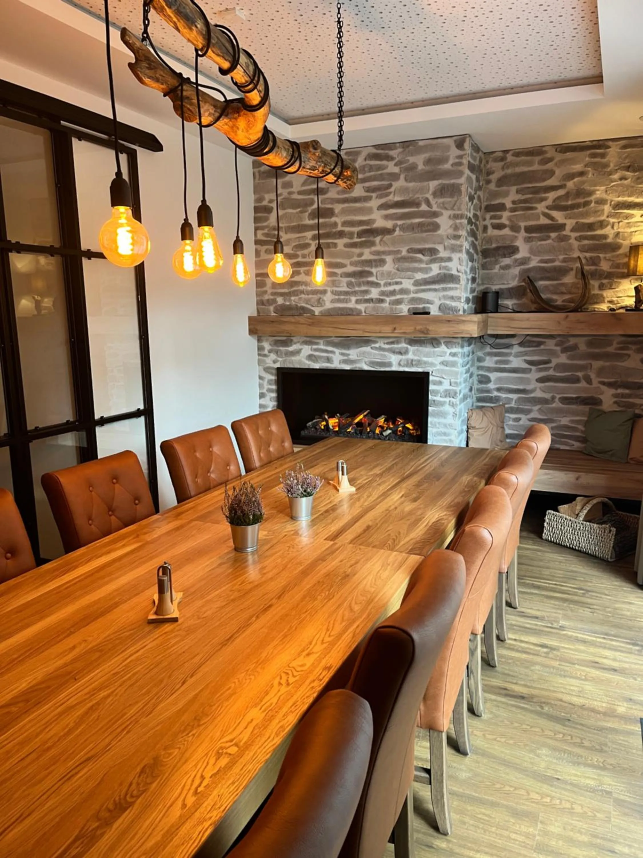 Restaurant/places to eat in Hotel Knotenpunkt