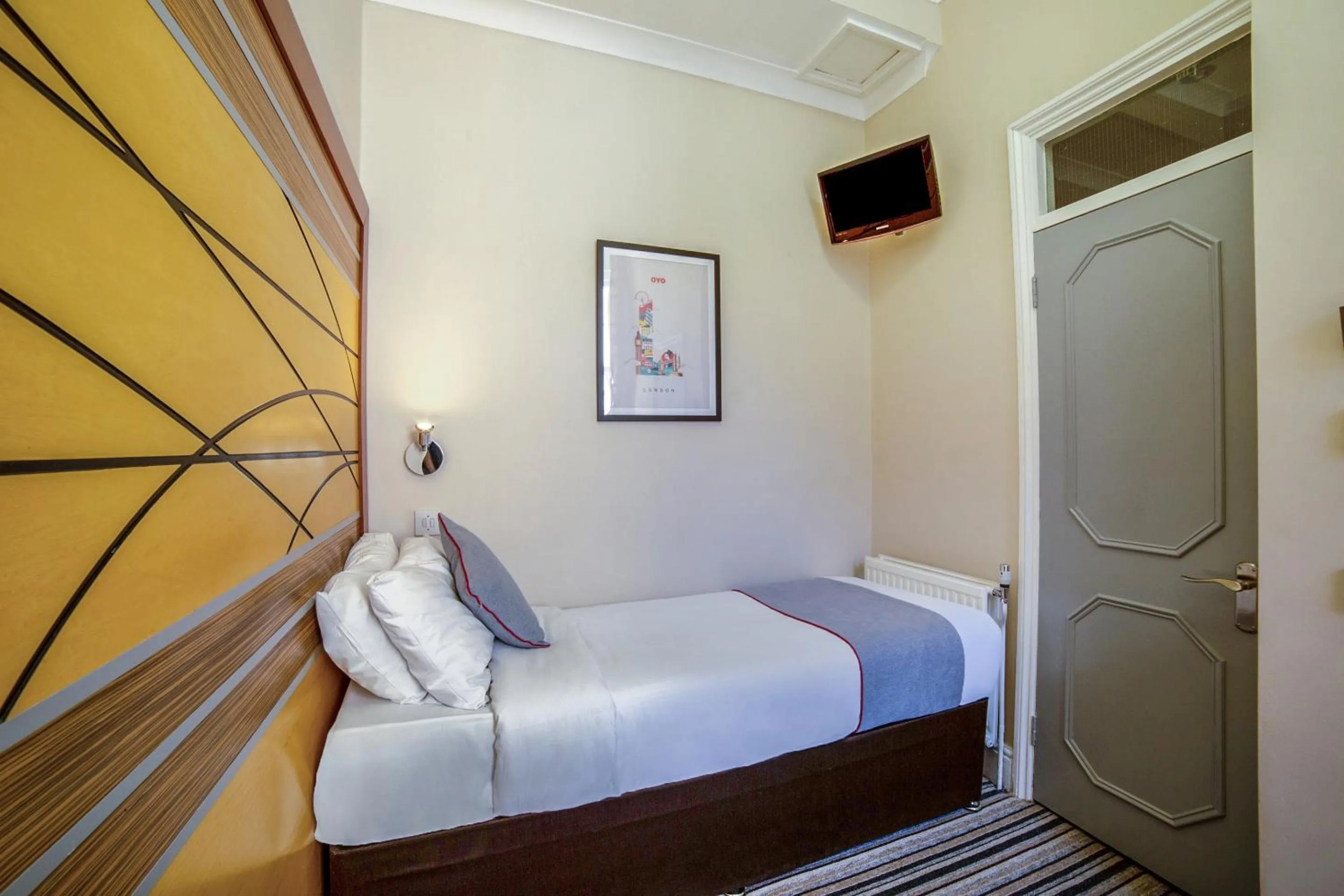 Bedroom, Bed in Vegas Hotel