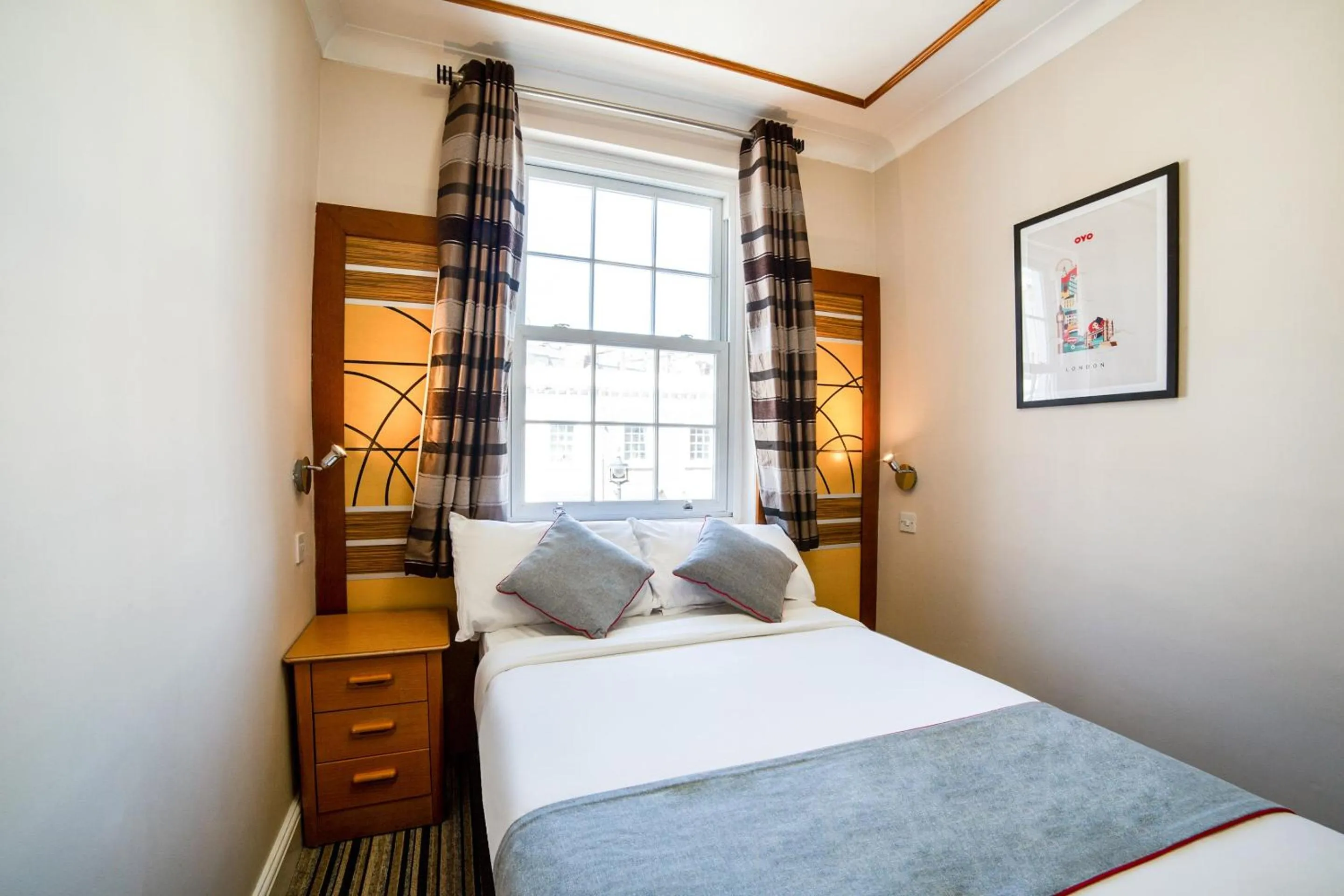 Bedroom, Bed in Vegas Hotel