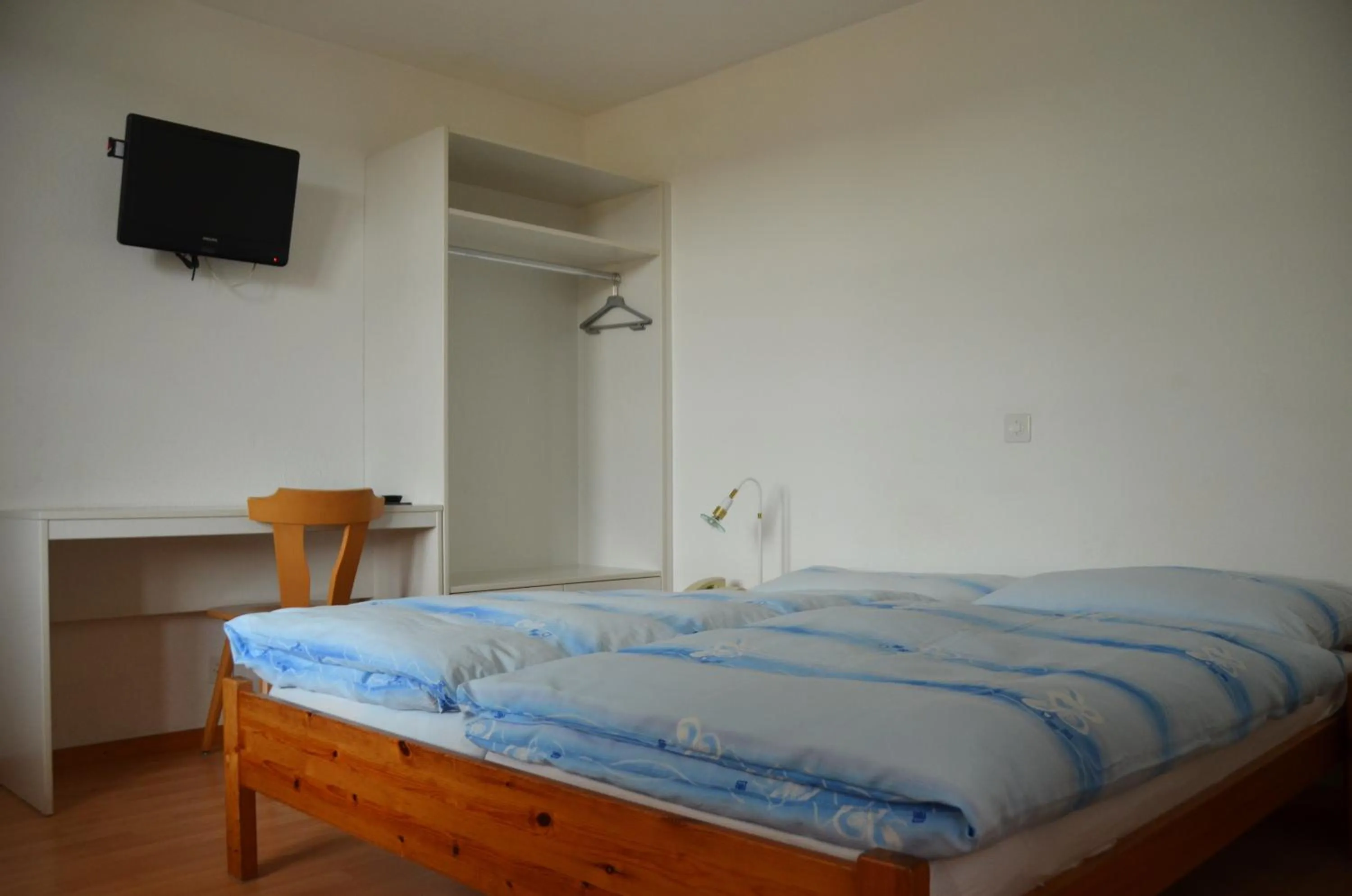 Photo of the whole room, Bed in Hotel Restaurant Bahnhof