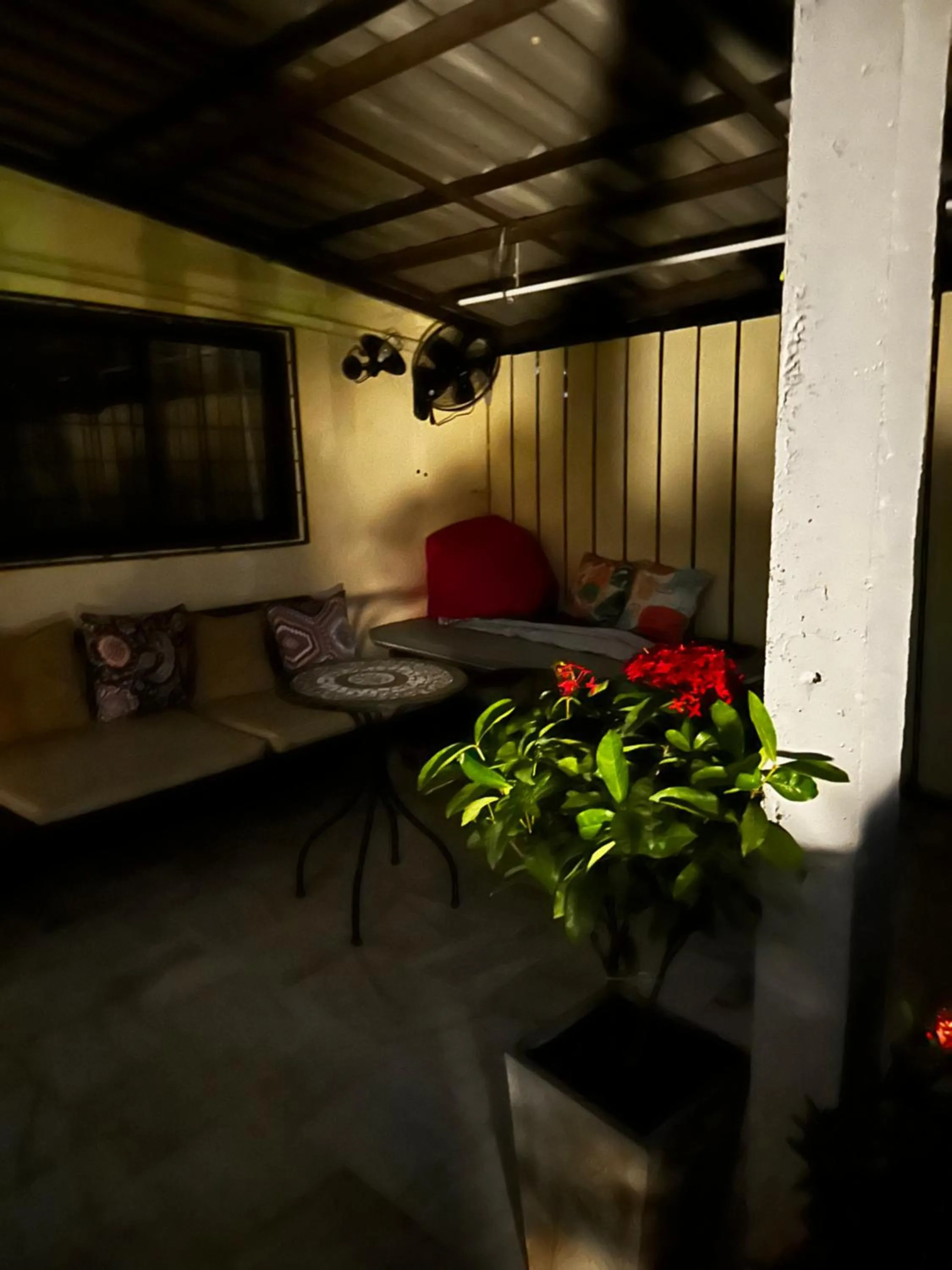 Seating area in Escape-Cabins