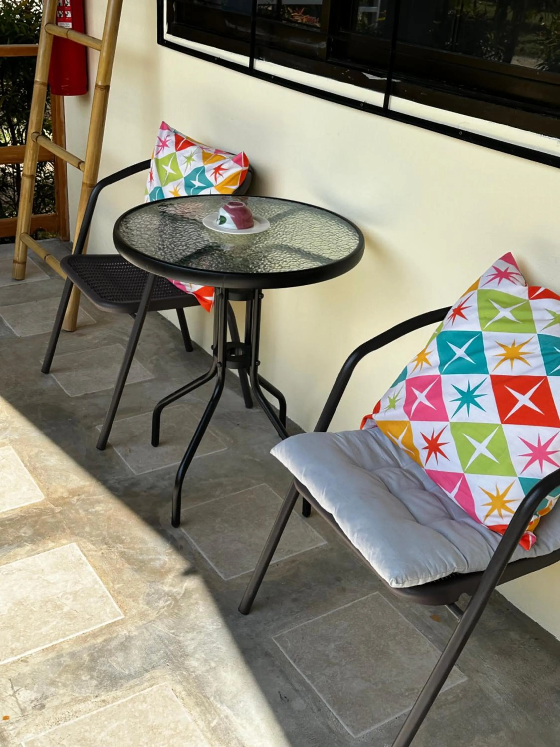 Seating area in Escape-Cabins