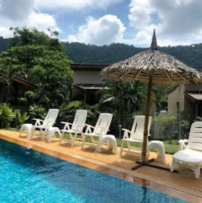 Swimming pool in Escape-Cabins