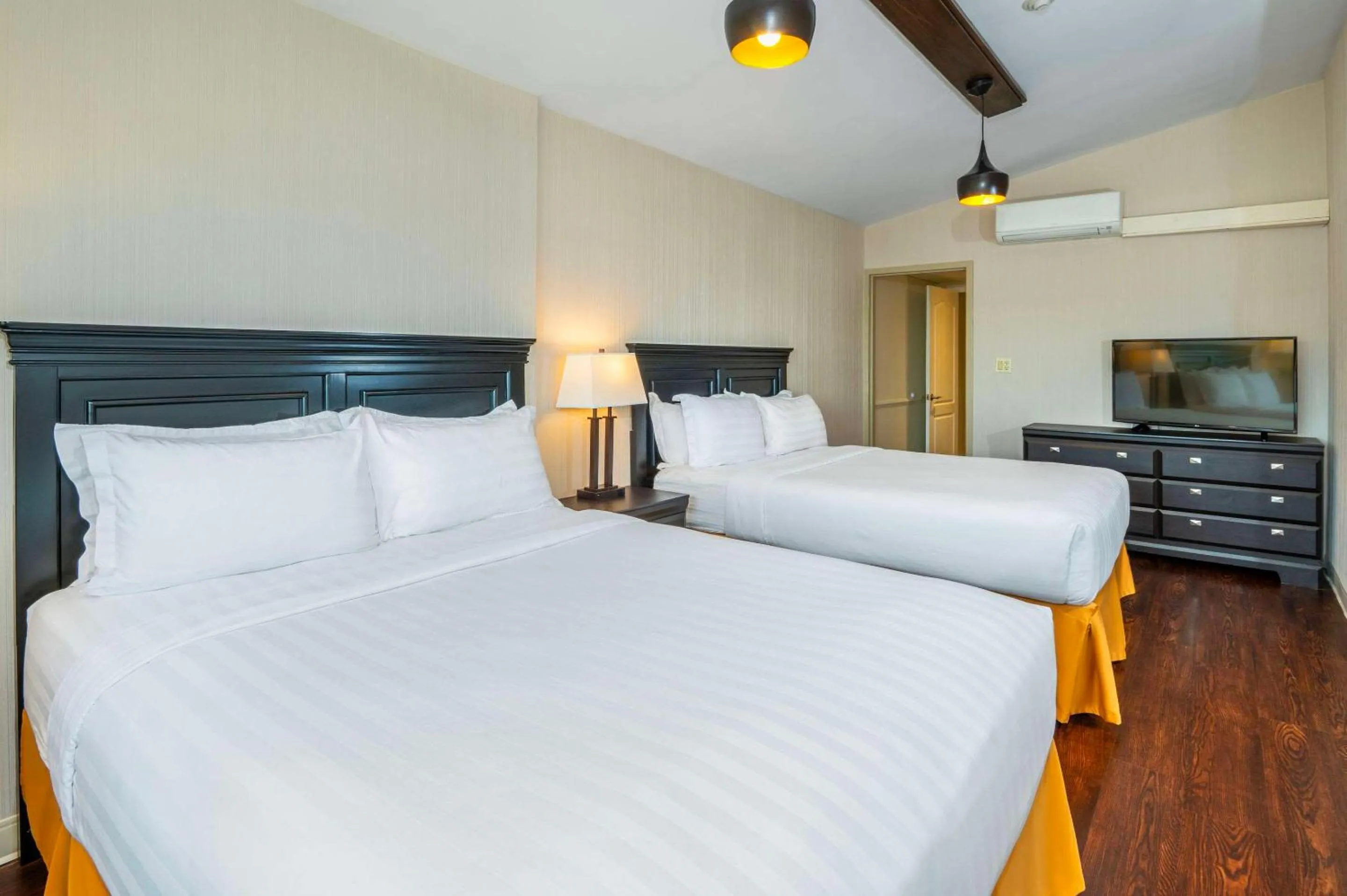 Bedroom, Bed in Hidden Valley Resort, an Ascend Collection Resort