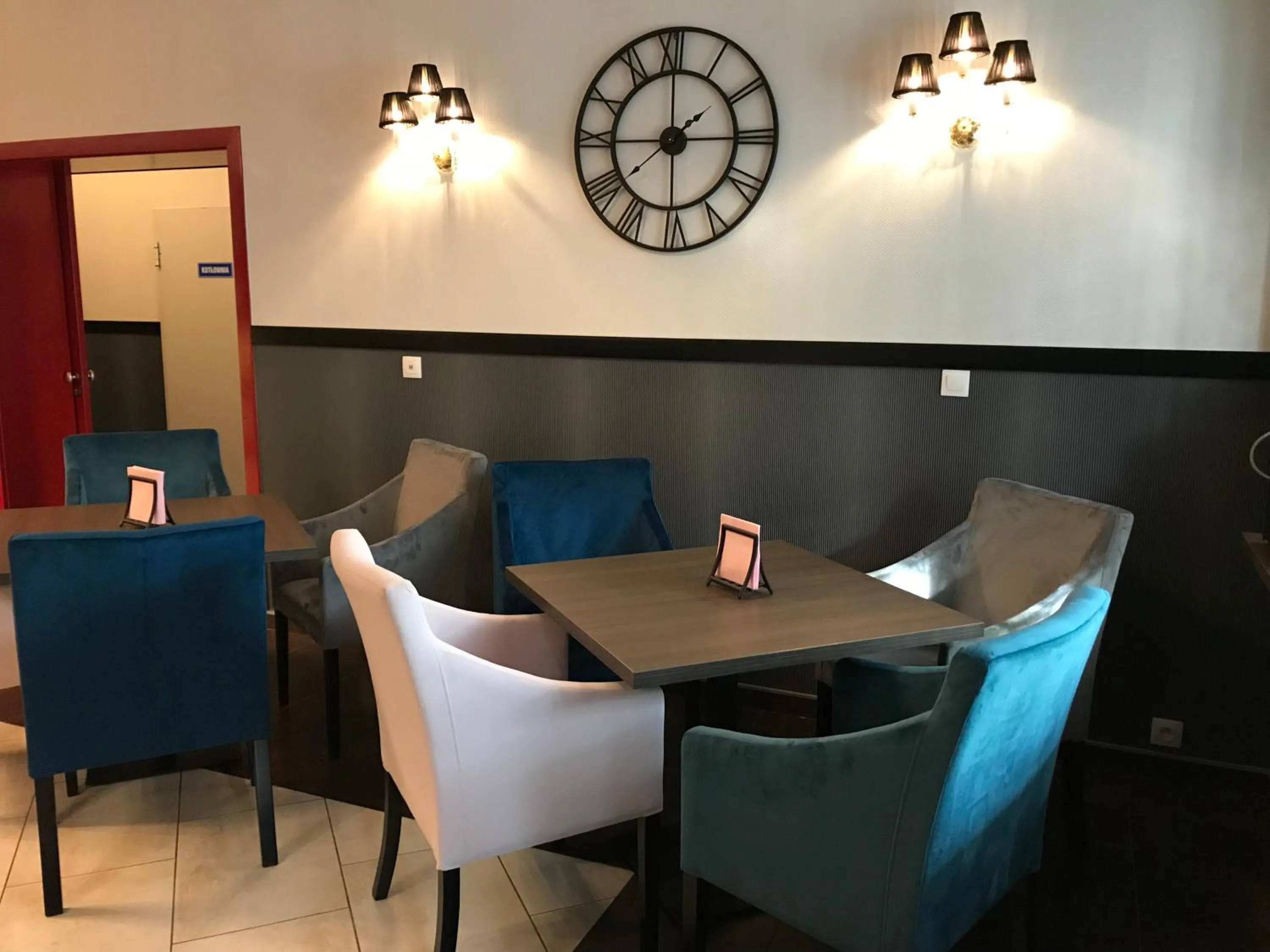 Restaurant/places to eat in Hotel Marta