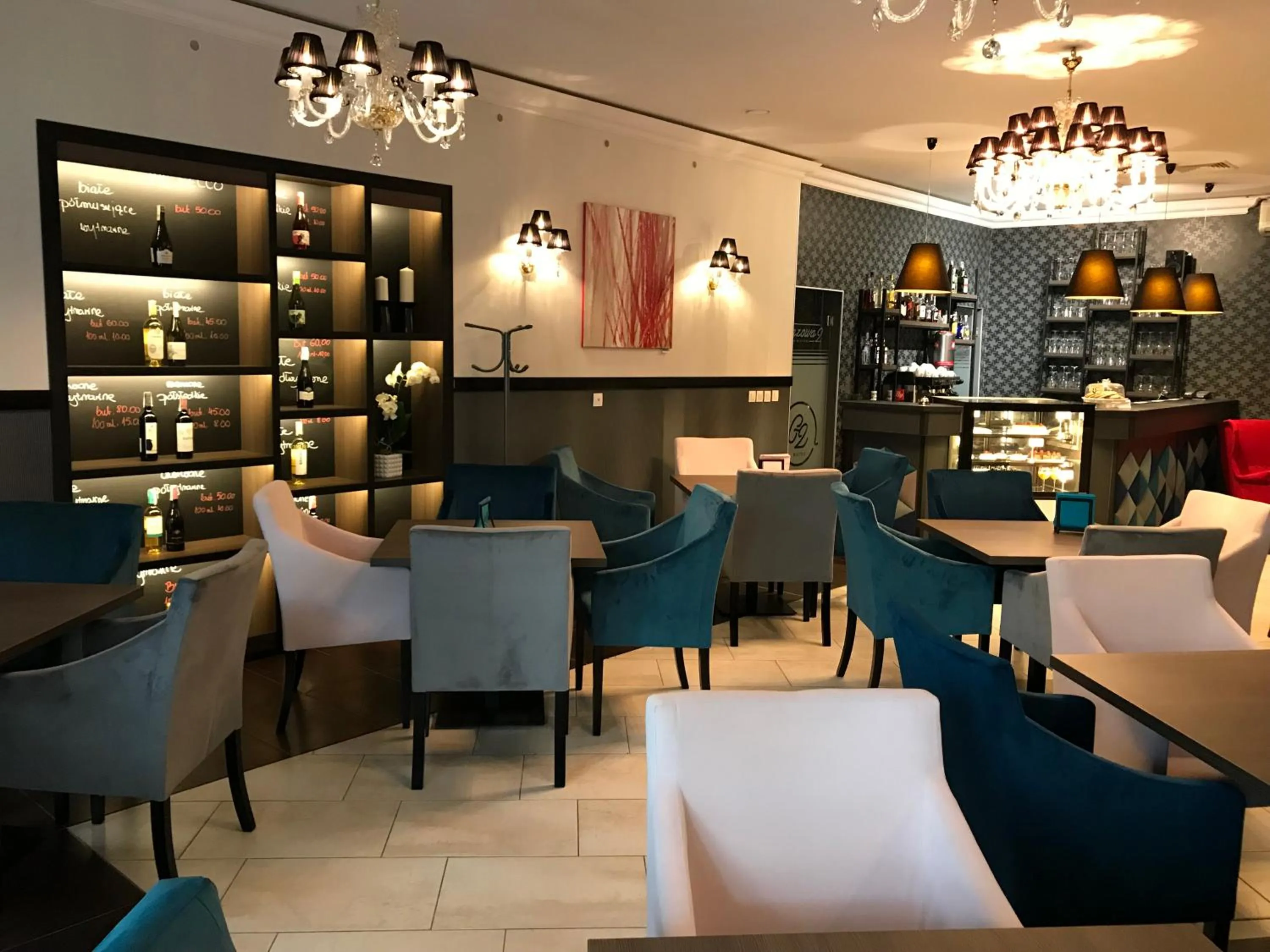 Restaurant/places to eat in Hotel Marta