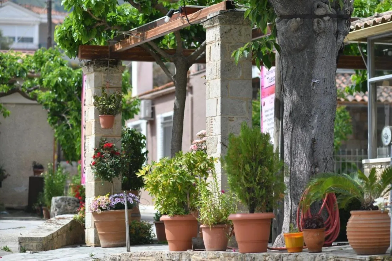 Facade/entrance in Tassos Rooms