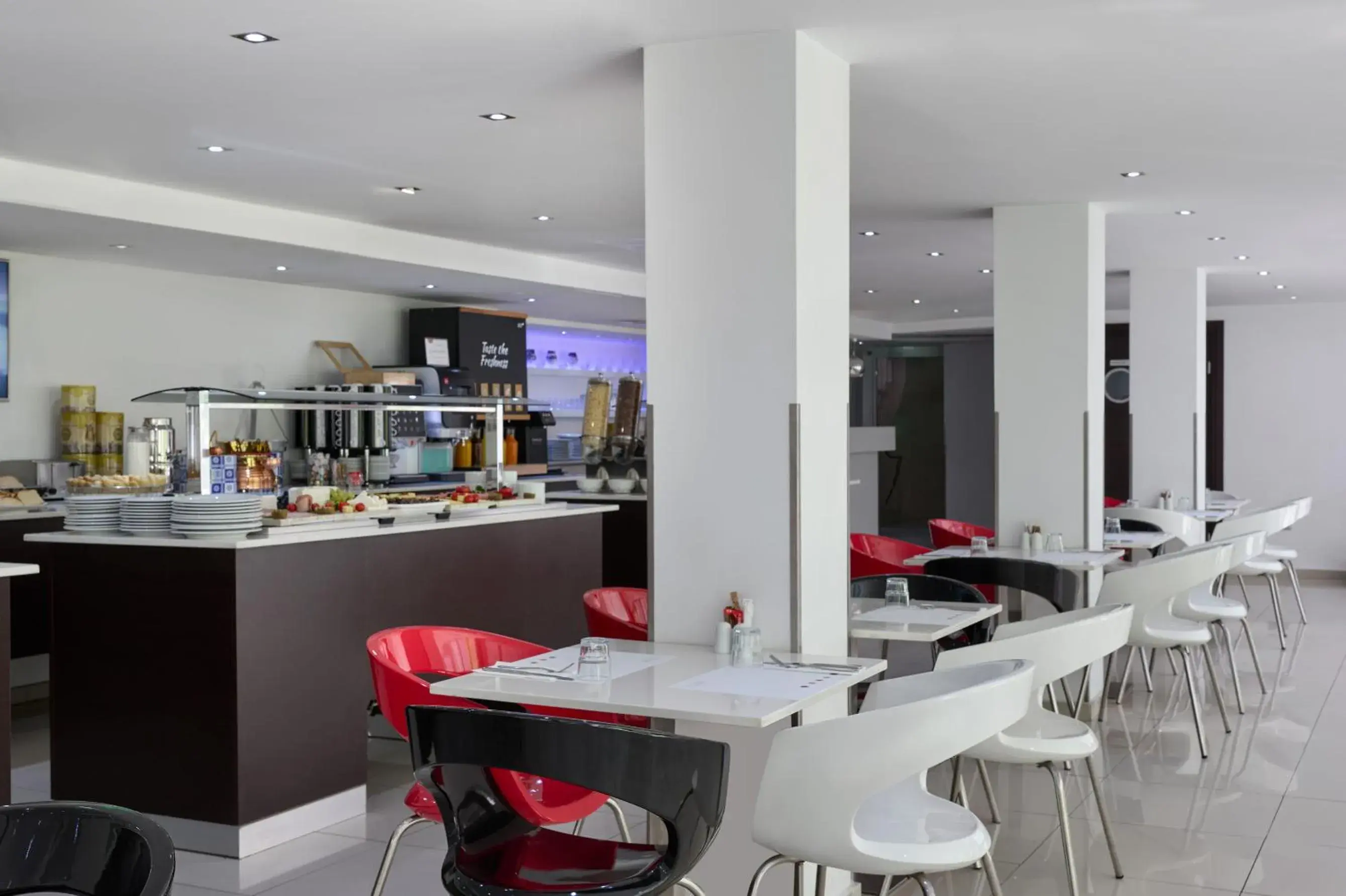 Restaurant/places to eat in Breeze Boutique Athens by Prima Hotels Restaurant/places to eat in Breeze Boutique Athens by Prima Hotels