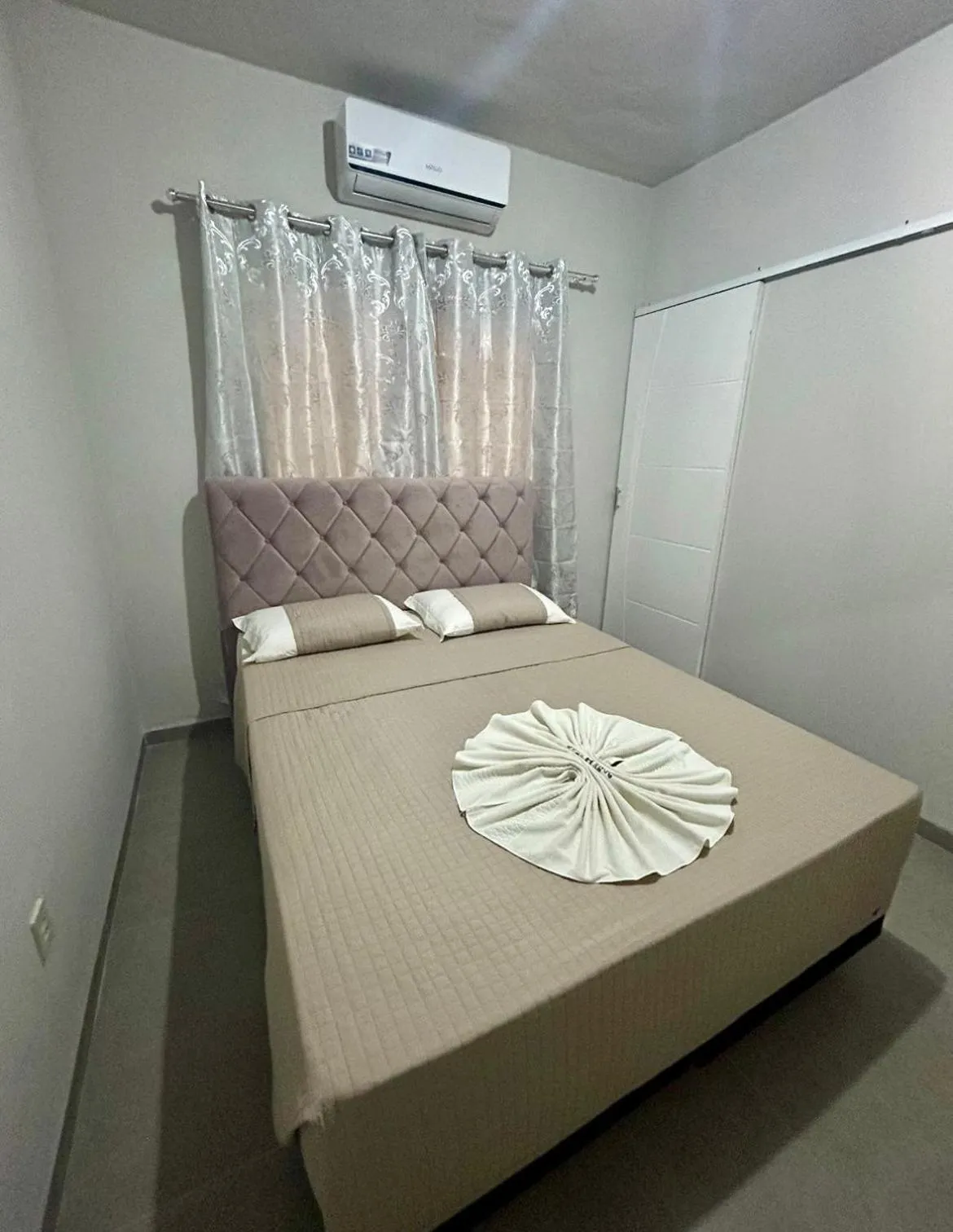 Bed in Hotel Monte Carlo