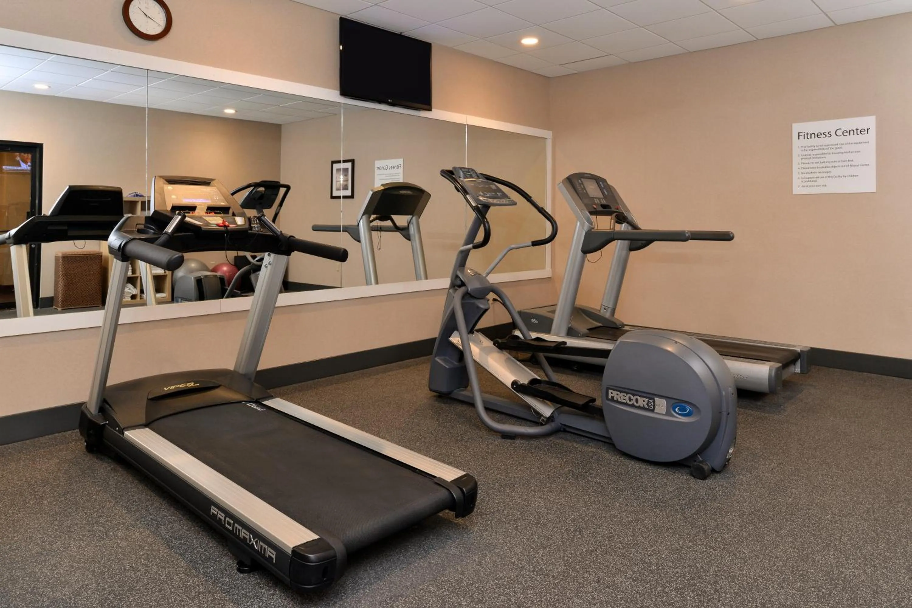 Fitness centre/facilities in Holiday Inn New London by IHG