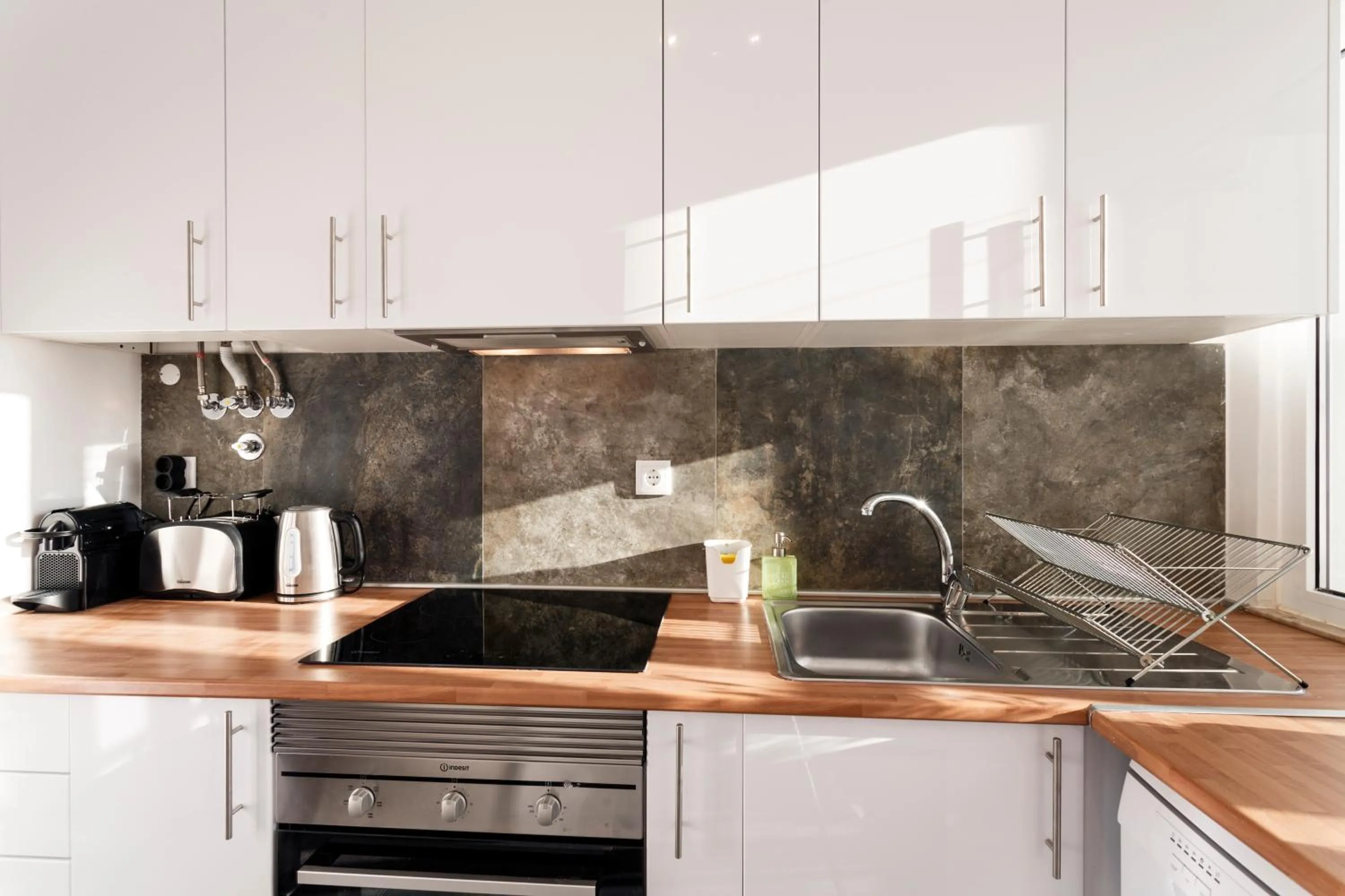 Kitchen or kitchenette in WHome | Anjos Premium Apartment #8