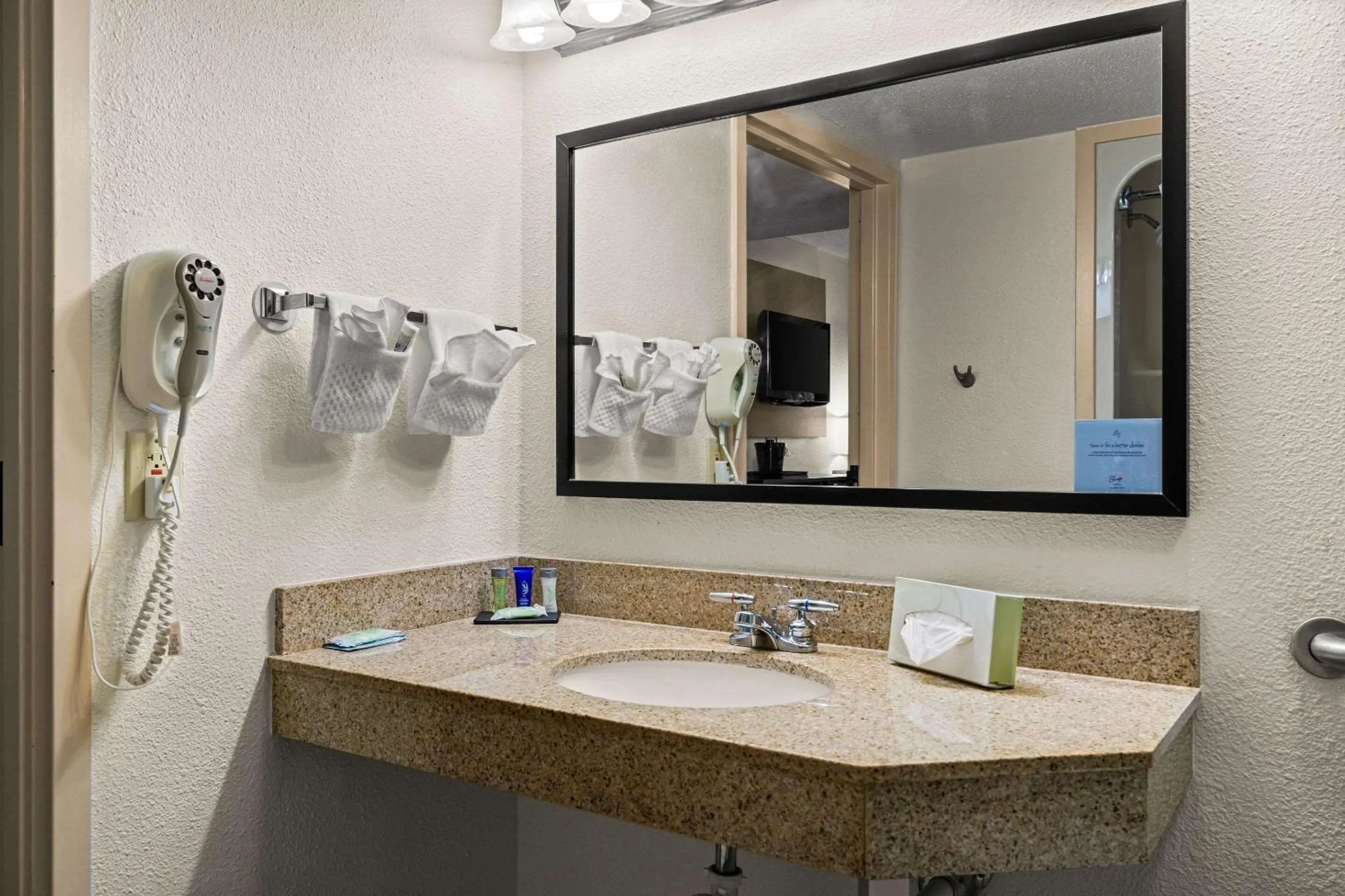 Bedroom in Sleep Inn Wilmington near University