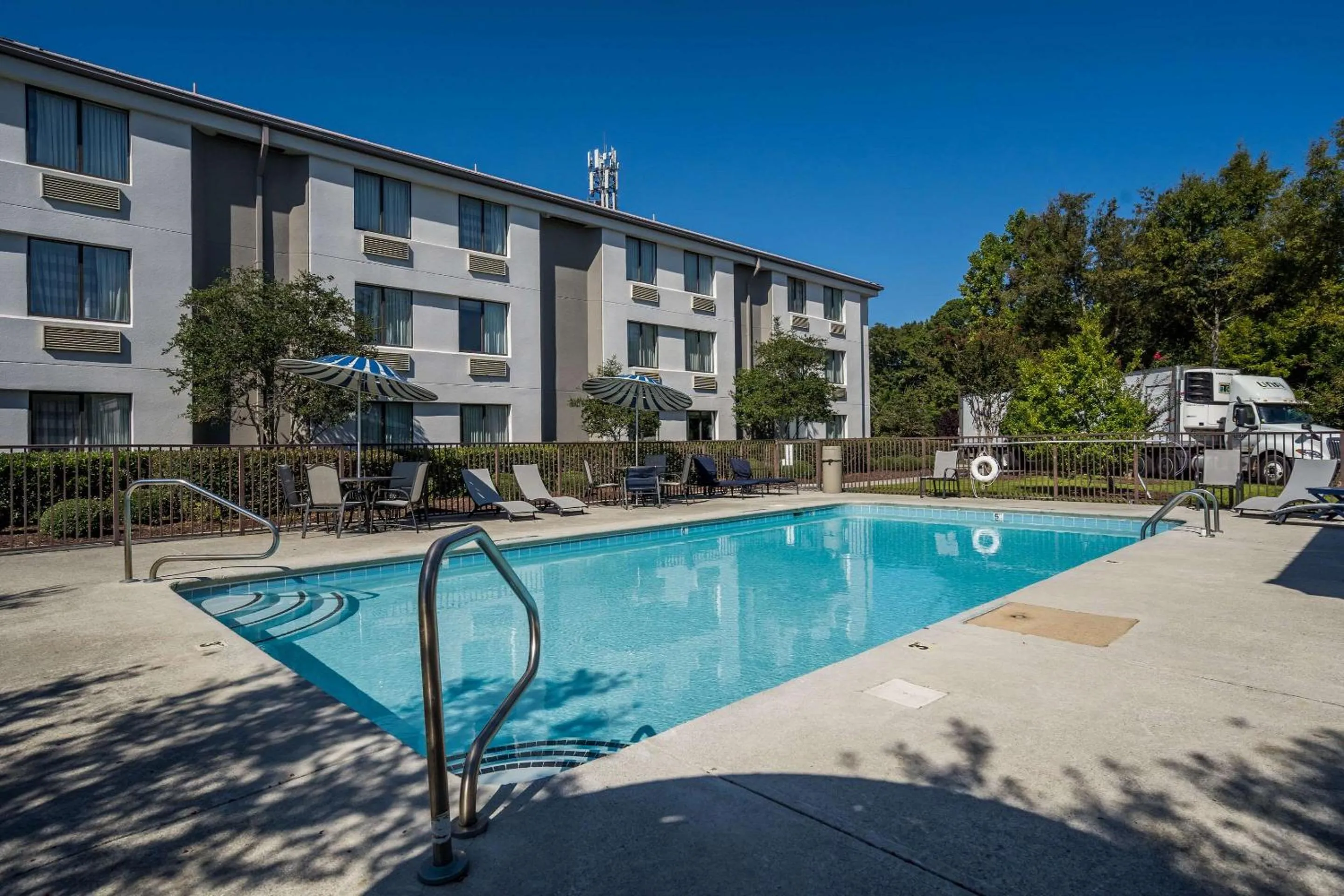 Swimming pool in Sleep Inn Wilmington near University