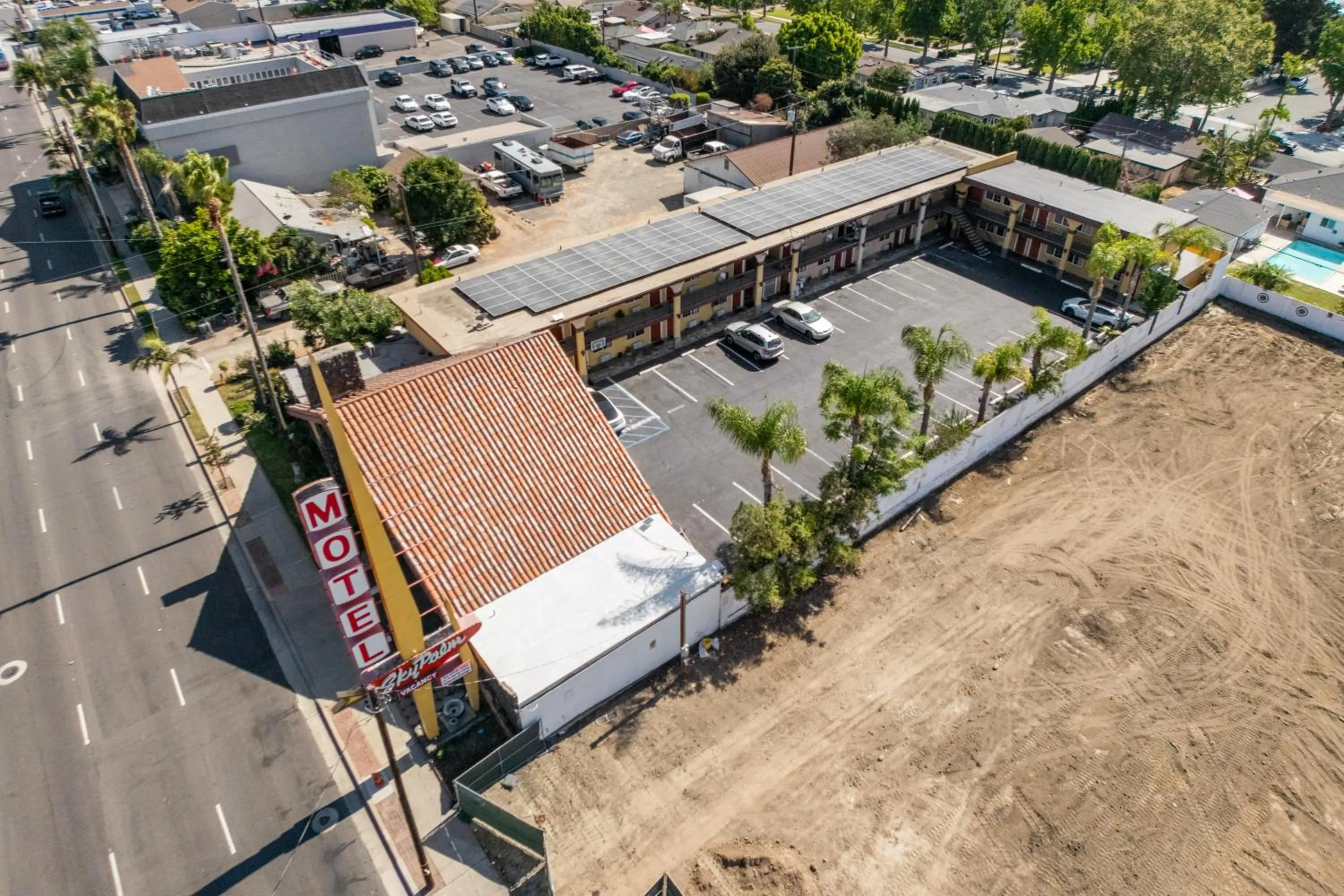 Sky Palm Motel - Orange