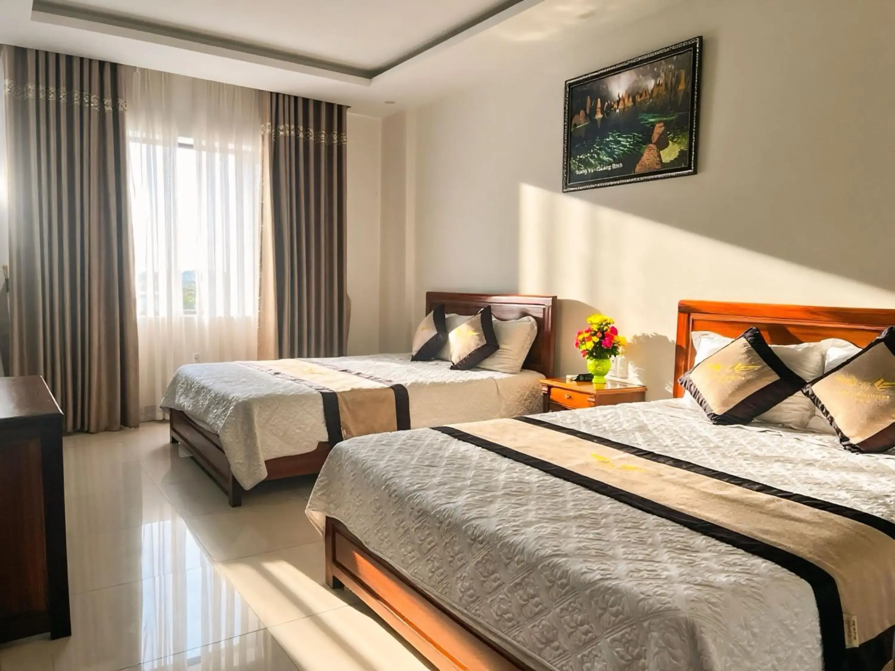 Superior Double or Twin Room with City View in Phu Tien Hotel Superior Double or Twin Room with City View in Phu Tien Hotel
