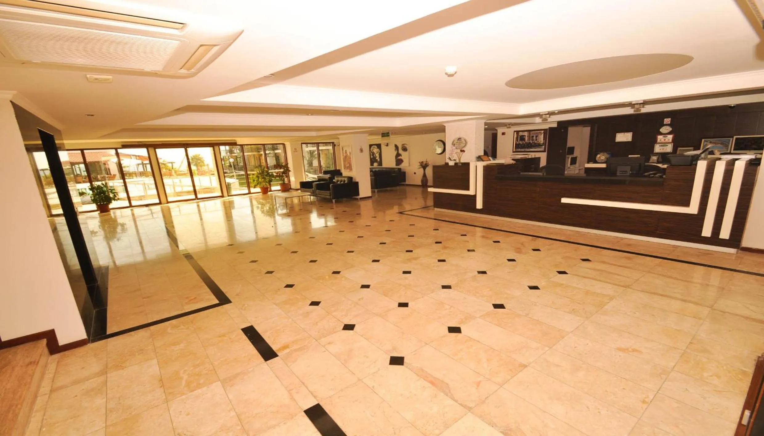 Lobby or reception in Hotel Silvanus