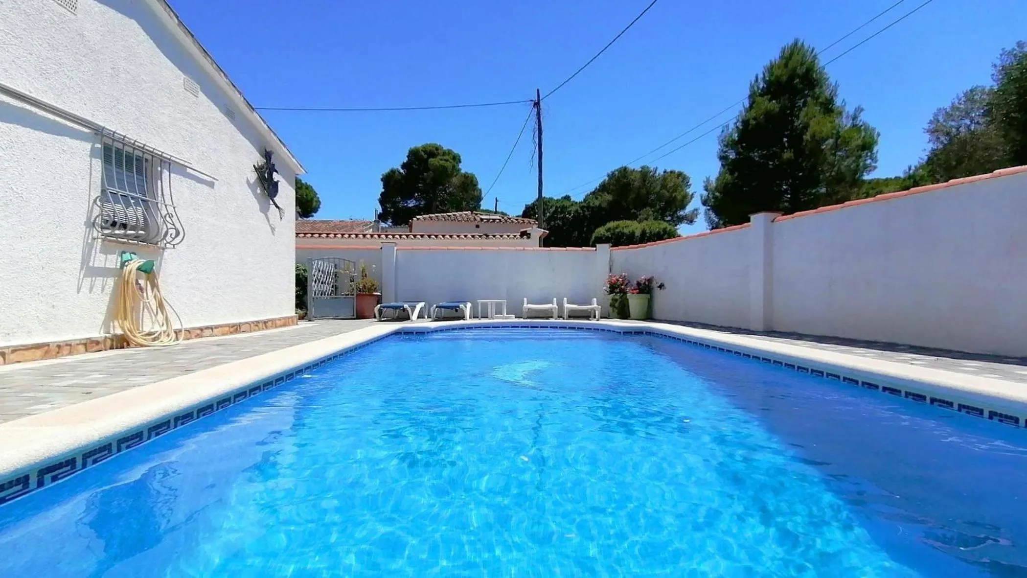 Day in VACAY Villa Bella, piscina, sol y relax! en la Costa Brava, L'Escala!