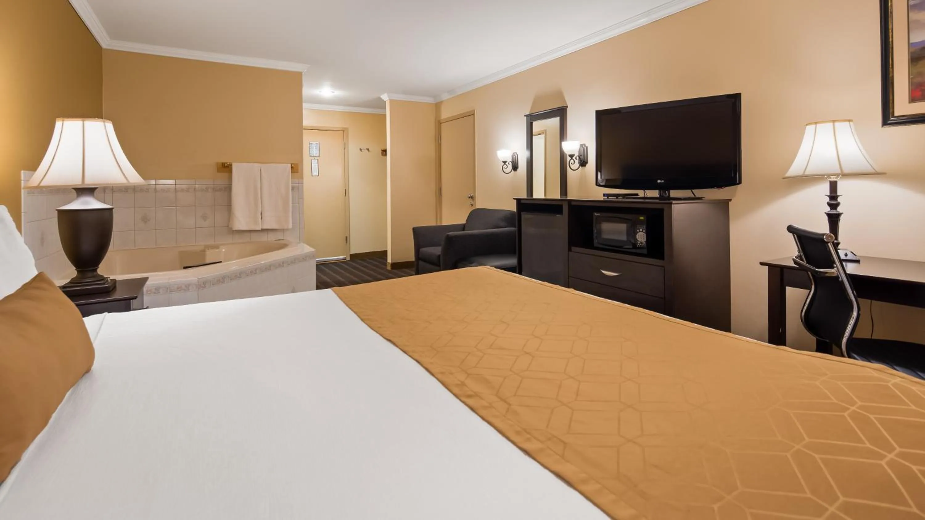 Bedroom, Bed in Best Western Inn & Suites