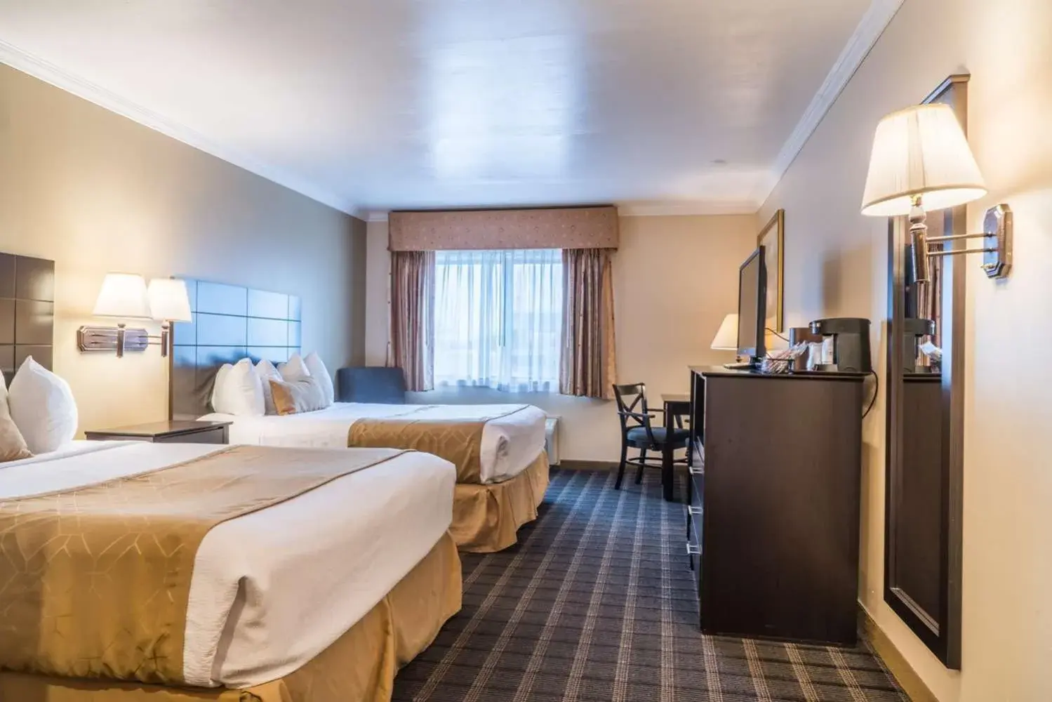 Photo of the whole room, Bed in Best Western Inn & Suites Photo of the whole room, Bed in Best Western Inn & Suites