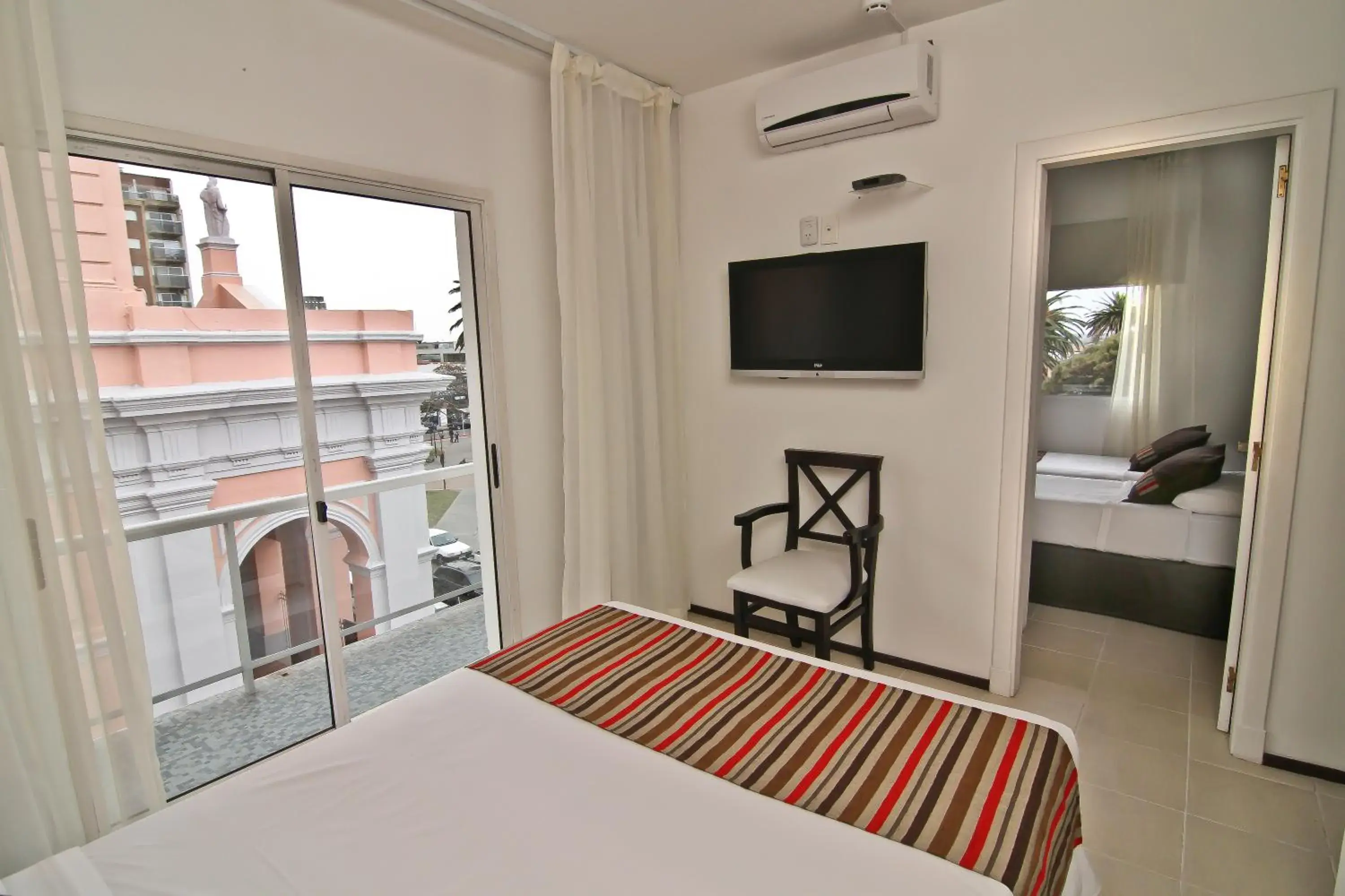 Quadruple Room in De la Plaza Hotel Quadruple Room in De la Plaza Hotel