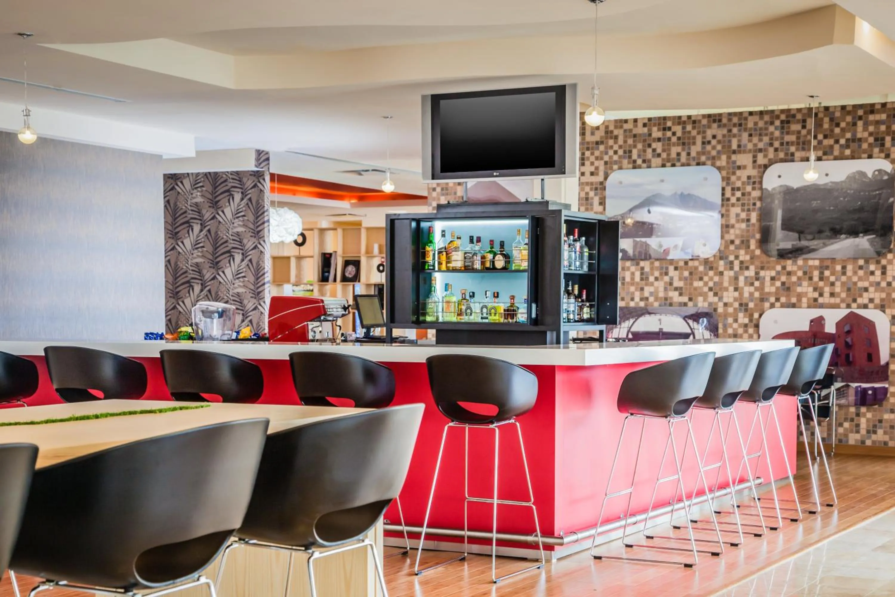 Lounge or bar in Fiesta Inn Monterrey Fundidora
