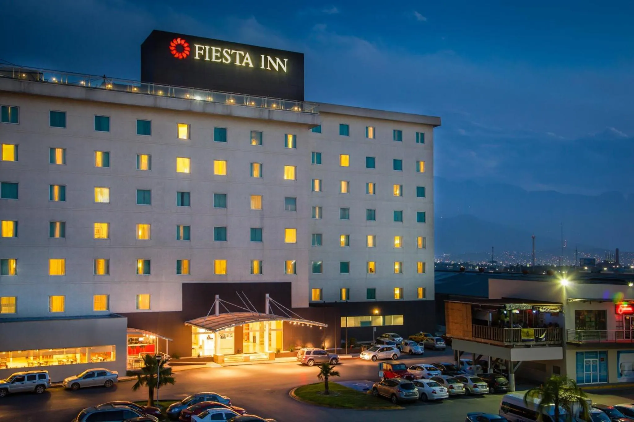 Property building in Fiesta Inn Monterrey Fundidora