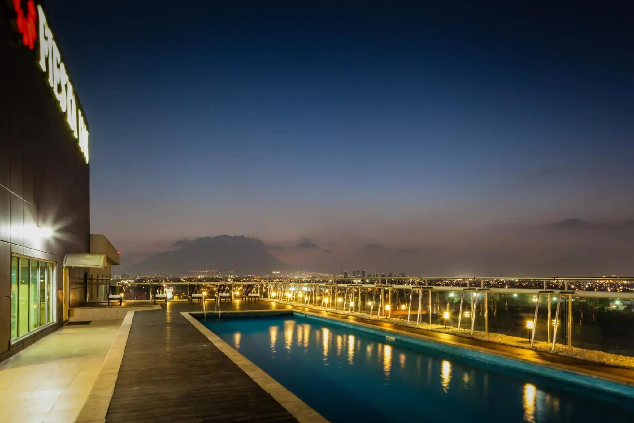 Swimming pool in Fiesta Inn Monterrey Fundidora Swimming pool in Fiesta Inn Monterrey Fundidora