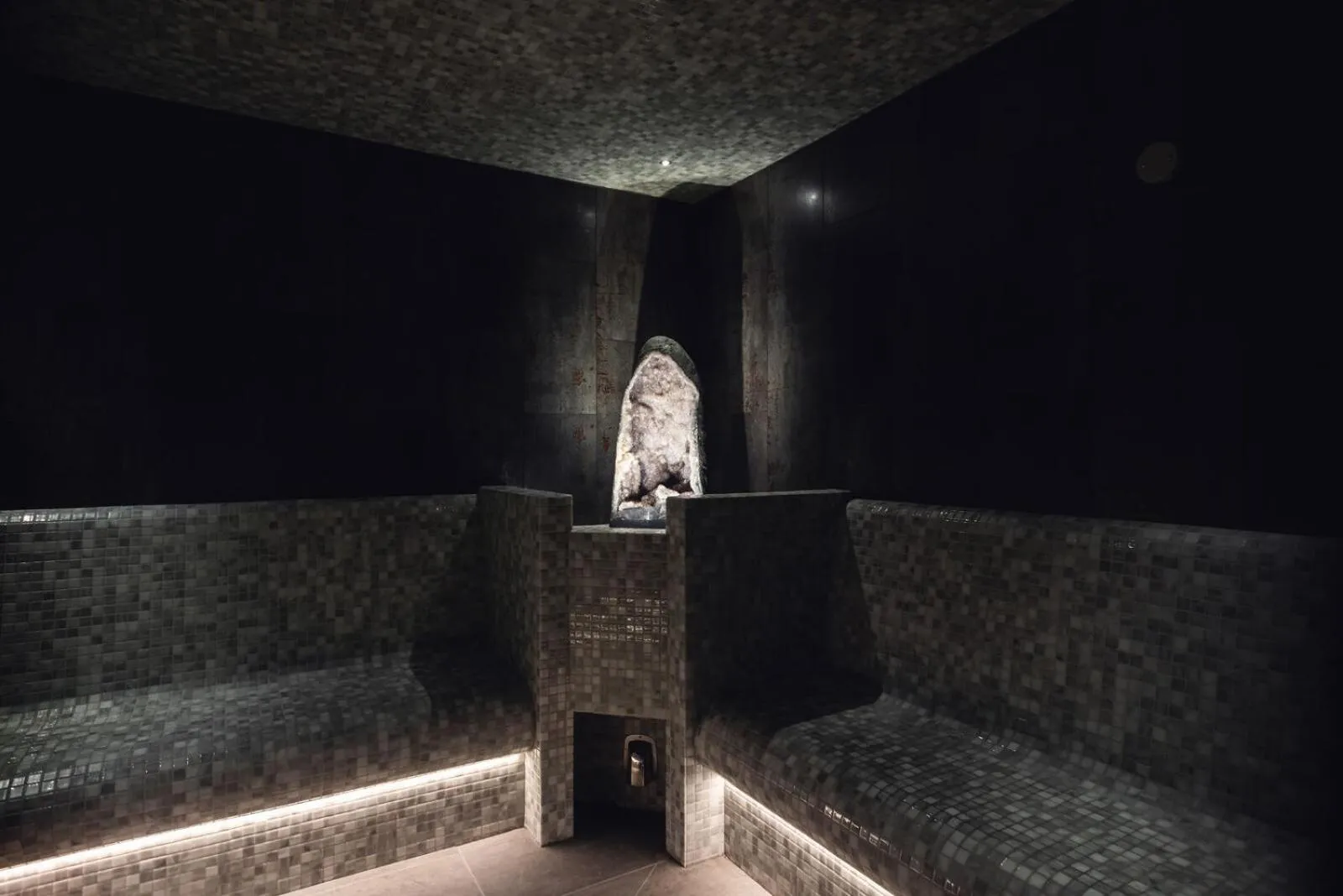 Sauna in Dormy House Hotel