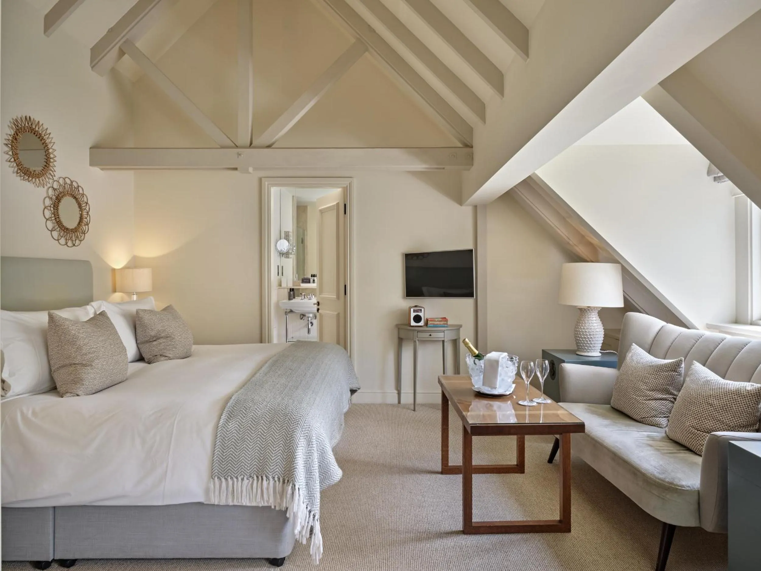 Bed in Dormy House Hotel