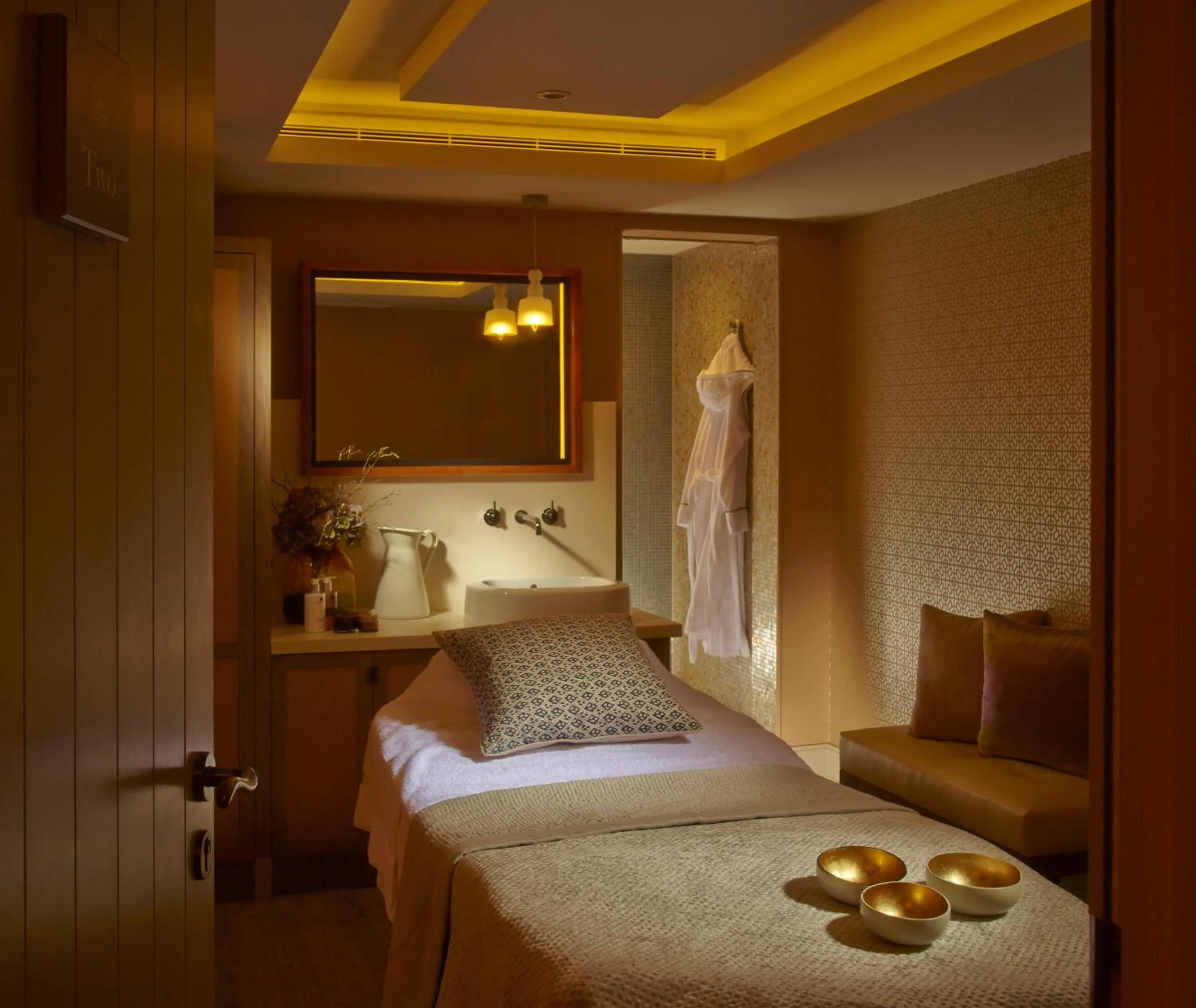 Bedroom, Bed in Dormy House Hotel