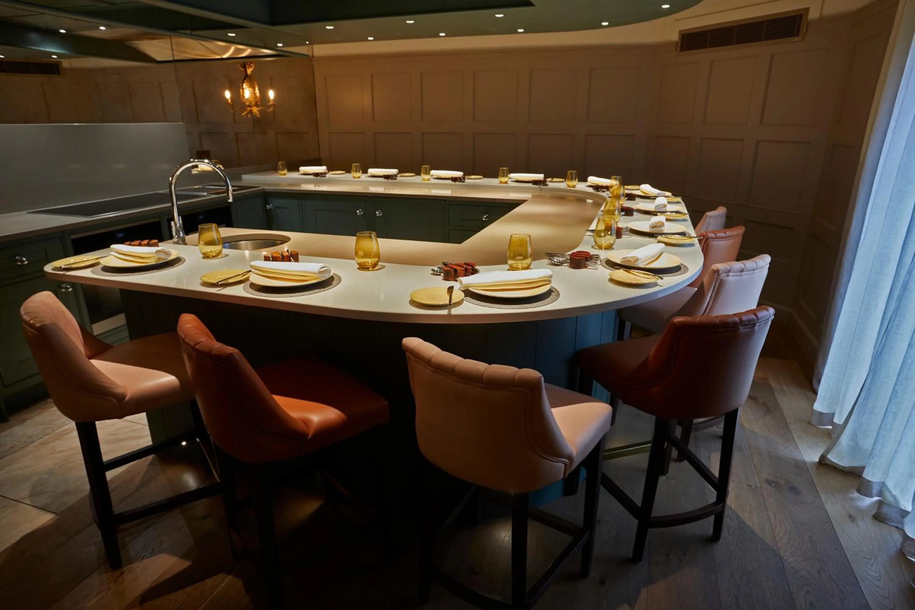 Restaurant/places to eat in Dormy House Hotel