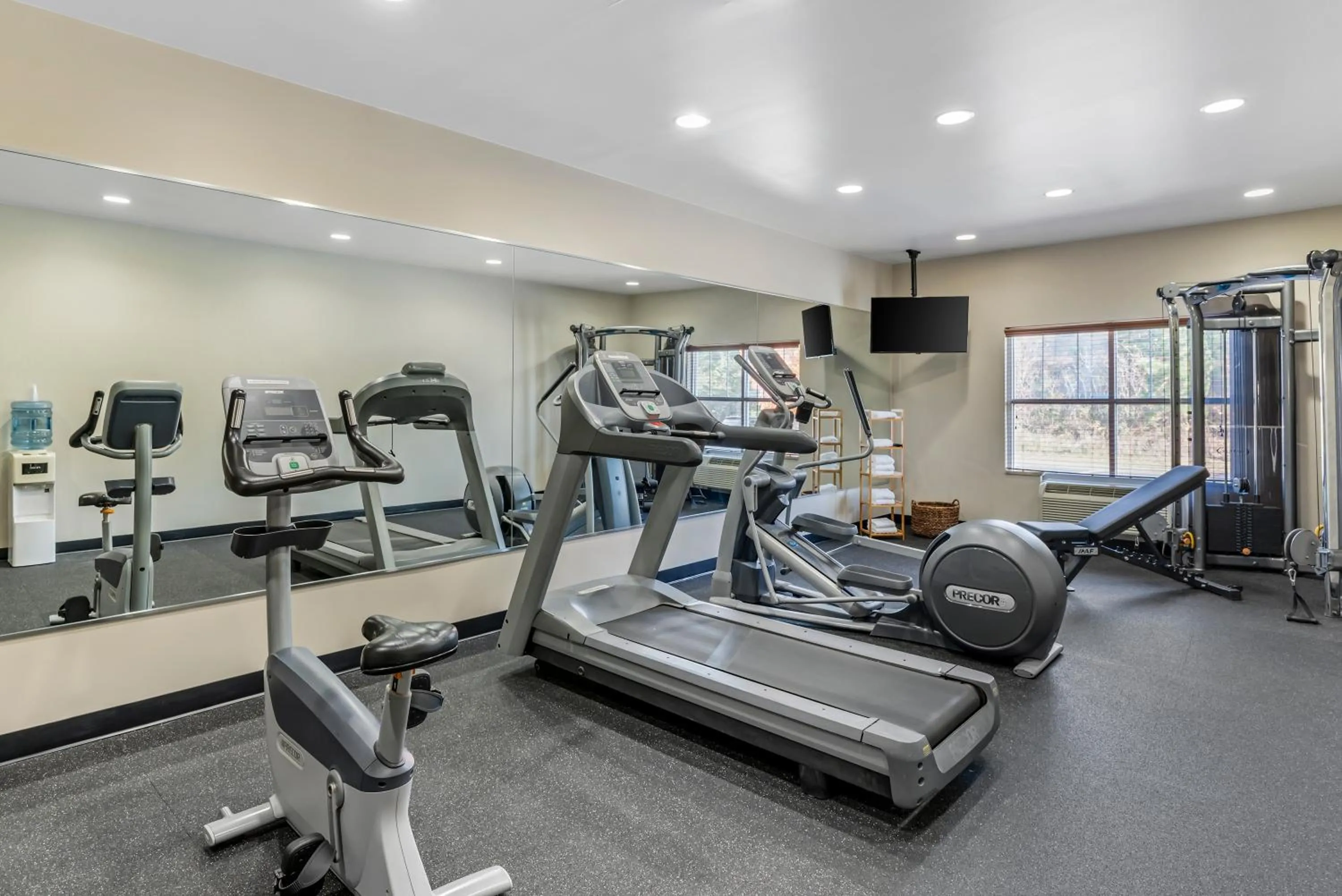Fitness centre/facilities in Country Inn & Suites by Radisson, Ashland - Hanover, VA