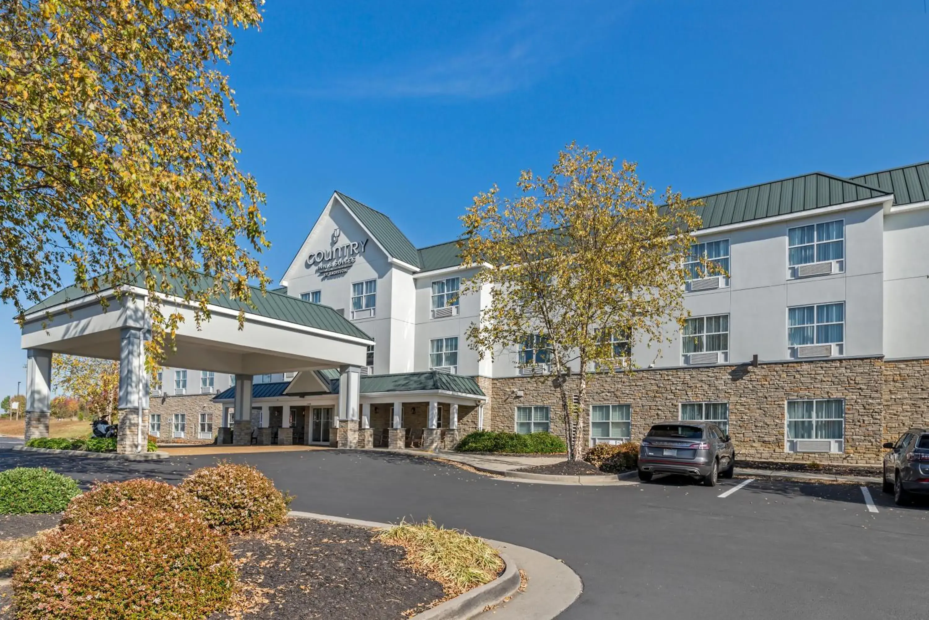 Property building in Country Inn & Suites by Radisson, Ashland - Hanover, VA Property building in Country Inn & Suites by Radisson, Ashland - Hanover, VA