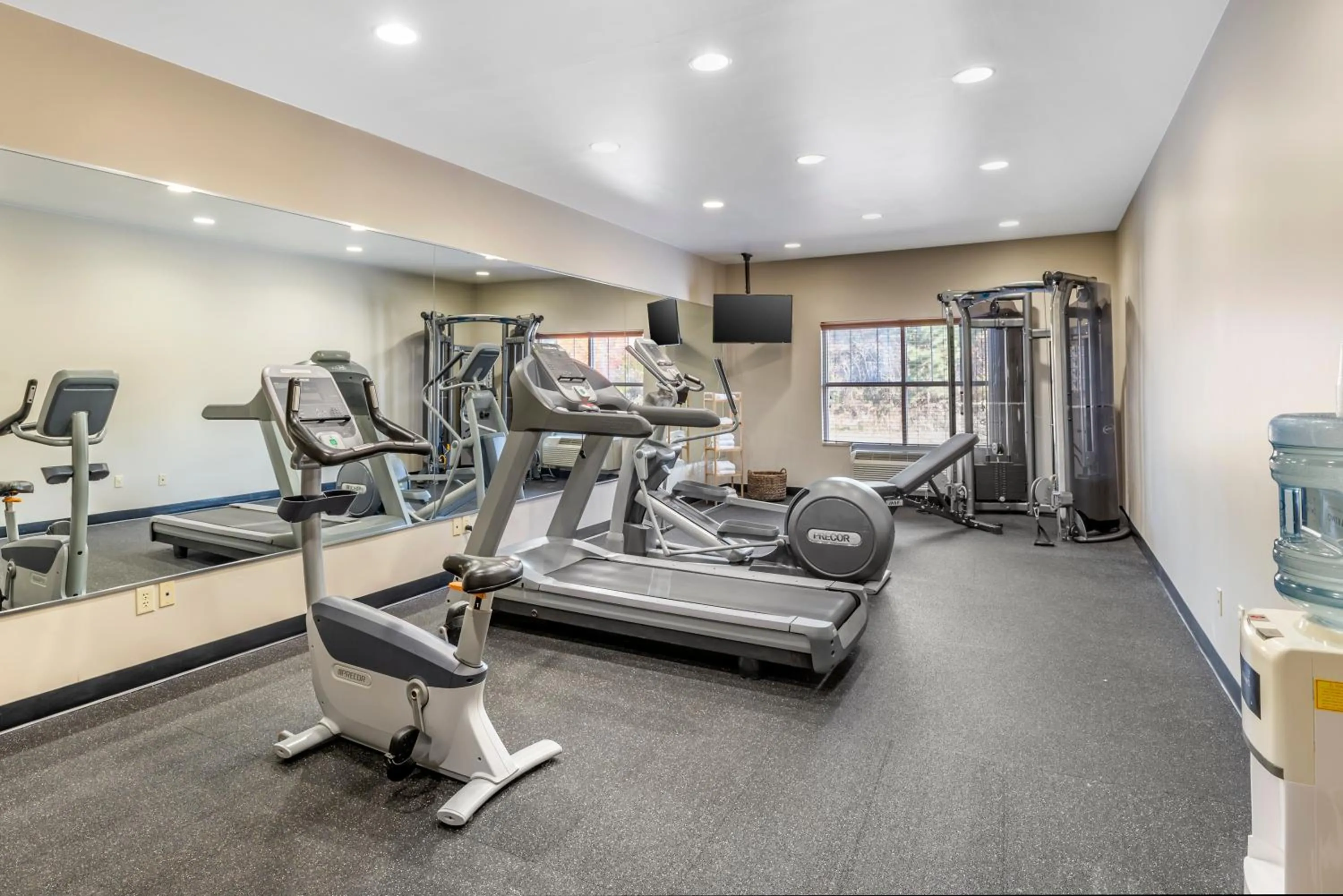 Fitness centre/facilities in Country Inn & Suites by Radisson, Ashland - Hanover, VA